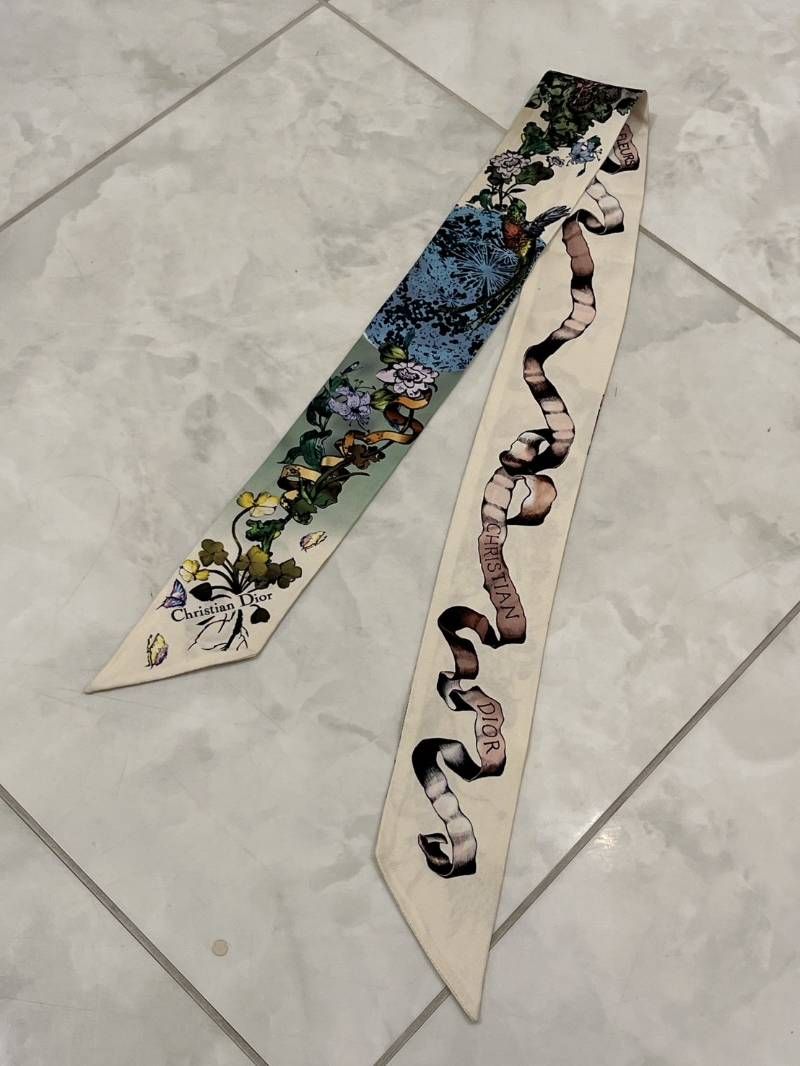 【美品】Christian Dior ミッツァ 蝶々とお花柄♪ 鮮やかに蝶が羽ばたく♪】Dior ミッツァ スカーフ (Dior/スカーフ