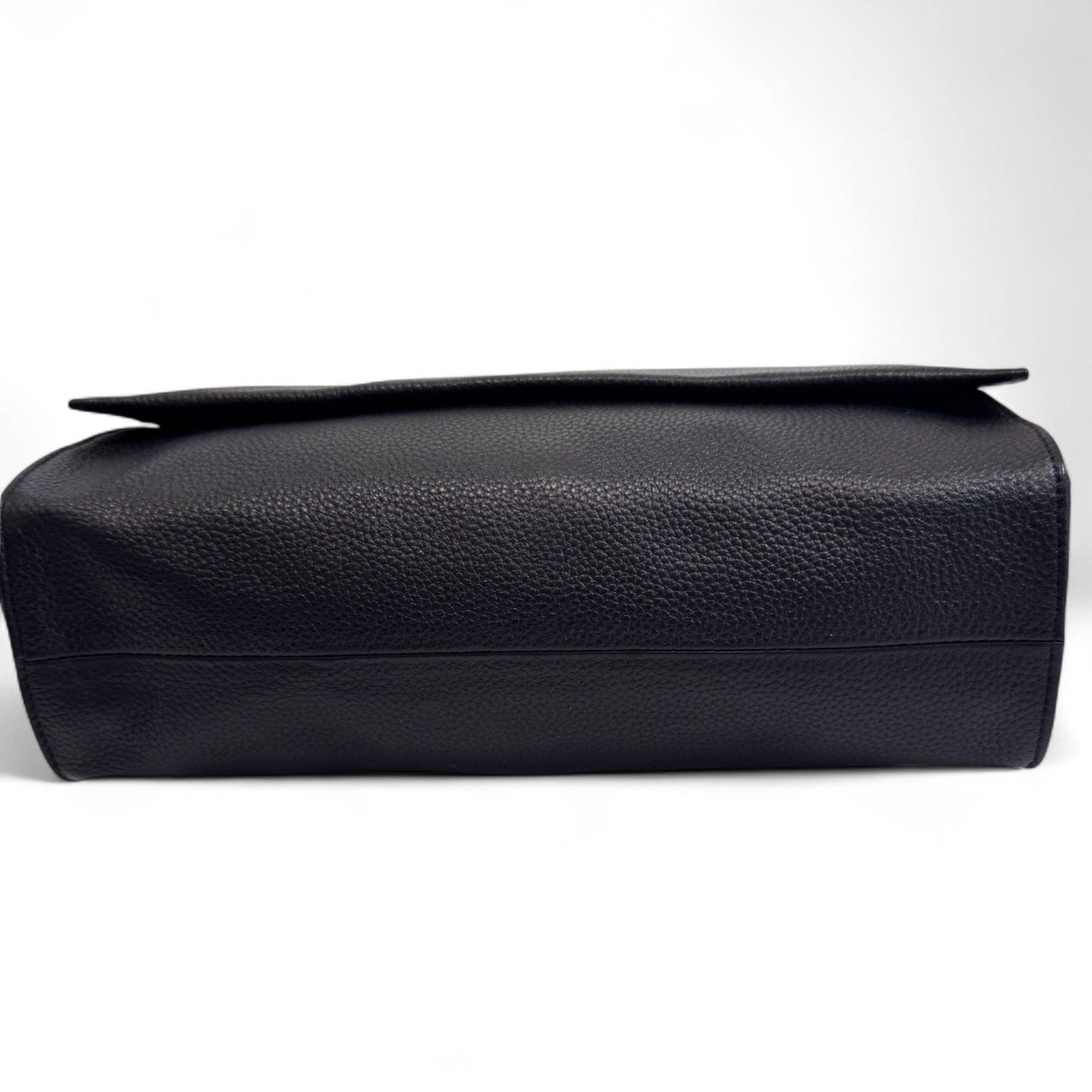 2055【未使用級】ear PAPILLONNER イアパピヨネ レザー ボディバッグ