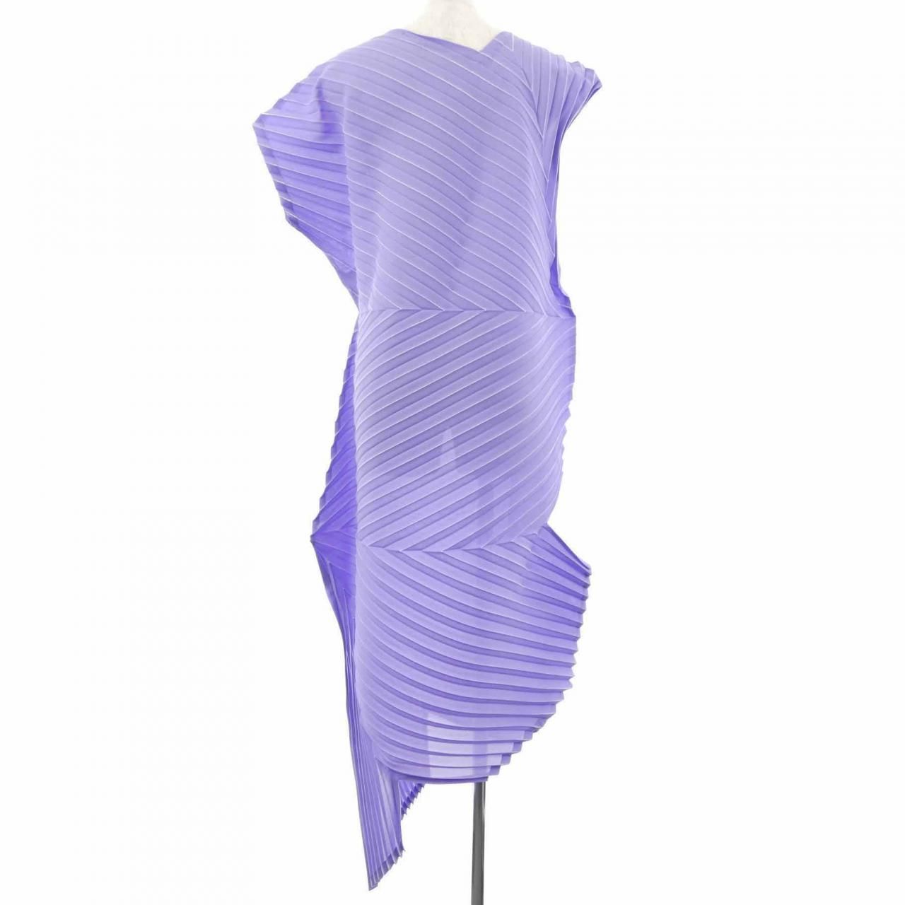 イッセイミヤケ ISSEY MIYAKE ワンピース