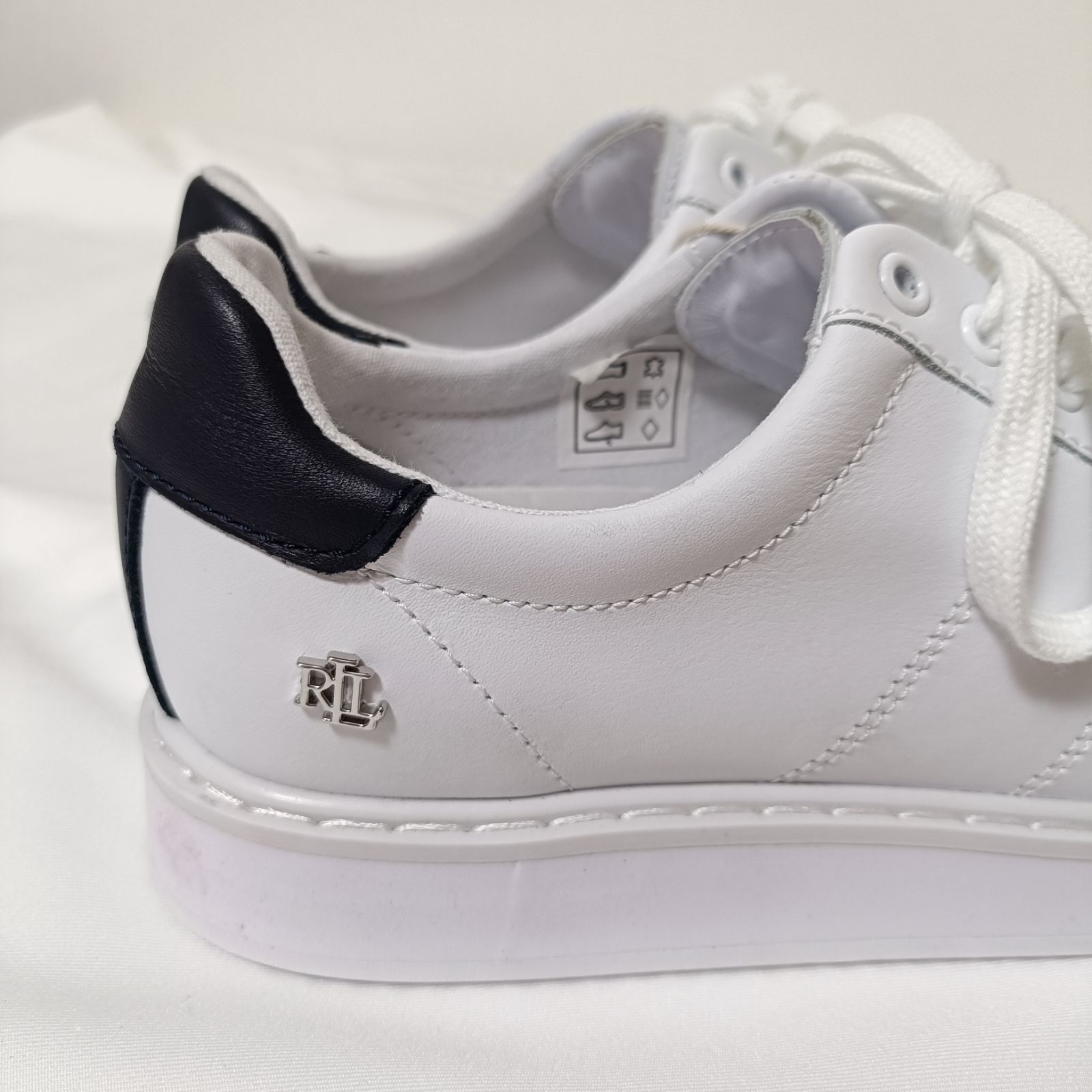 新品未使用】Lauren Ralph Lauren ローレンラルフローレン スニーカー 