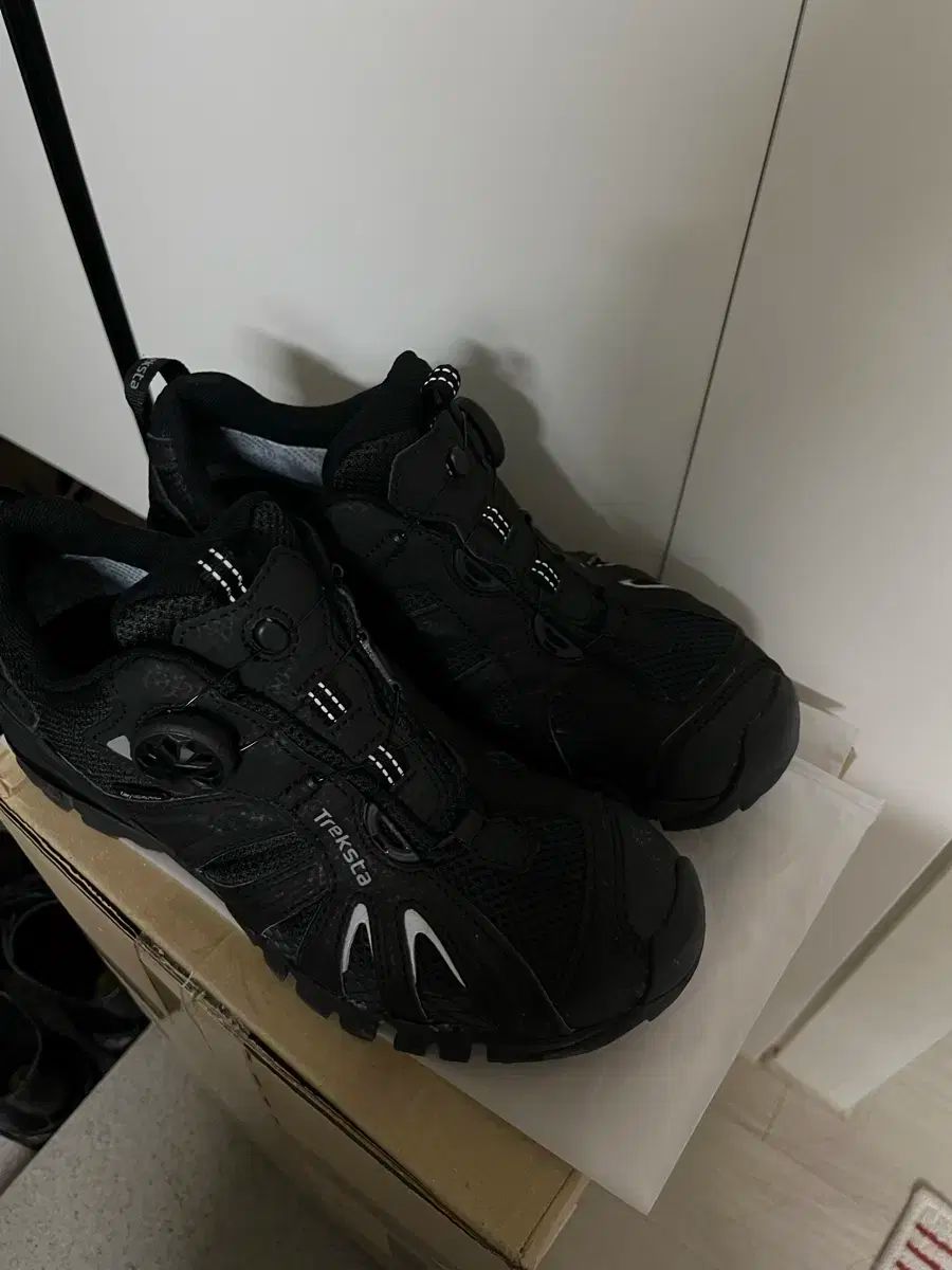 Treksta トレクスタ コブラ 950 26.