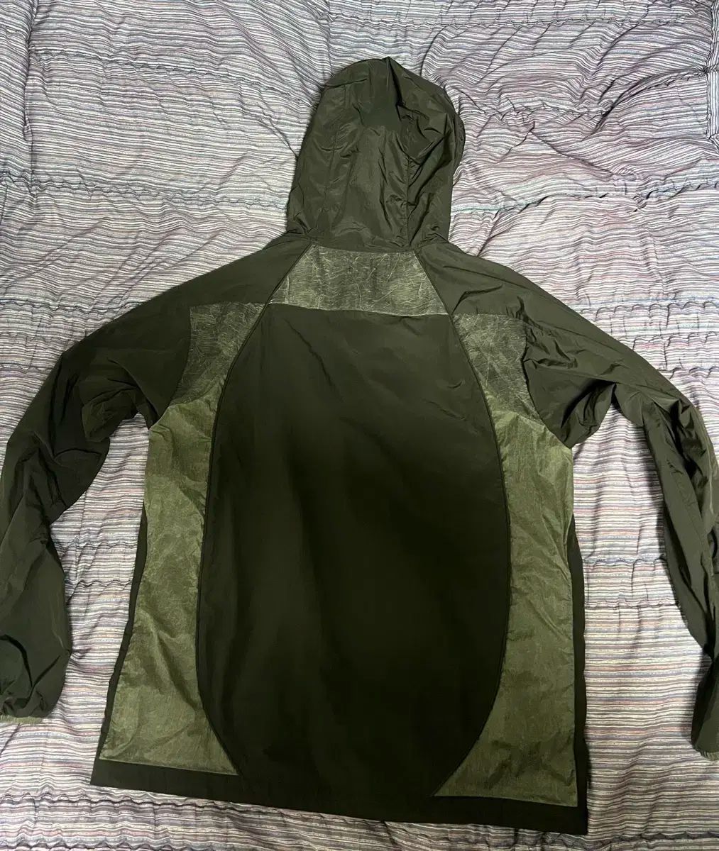 XLIM EP 02 ウィンドブレーカー