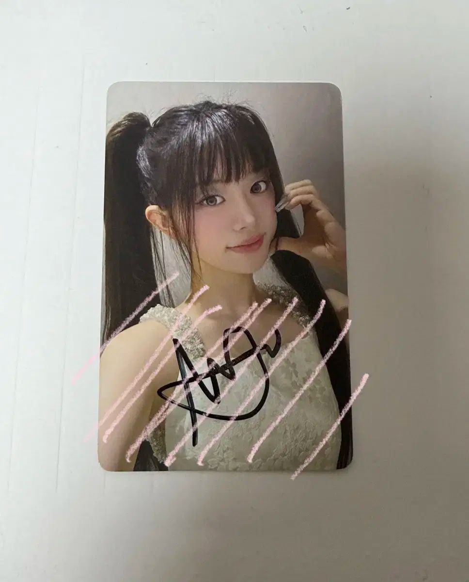 ILLIT アイリット ミンジュ　MINJU サイン入り トレカ　当選 アイリット ミンジュ(MINJU) サイン入りトレカ サイン入りフォート