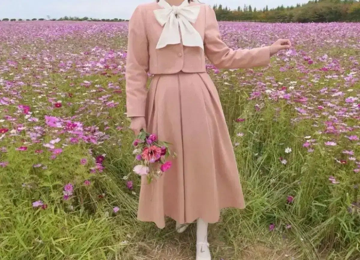 ローブネブ セットアップ ピンク-レッド-リボン ブラウス まとめ