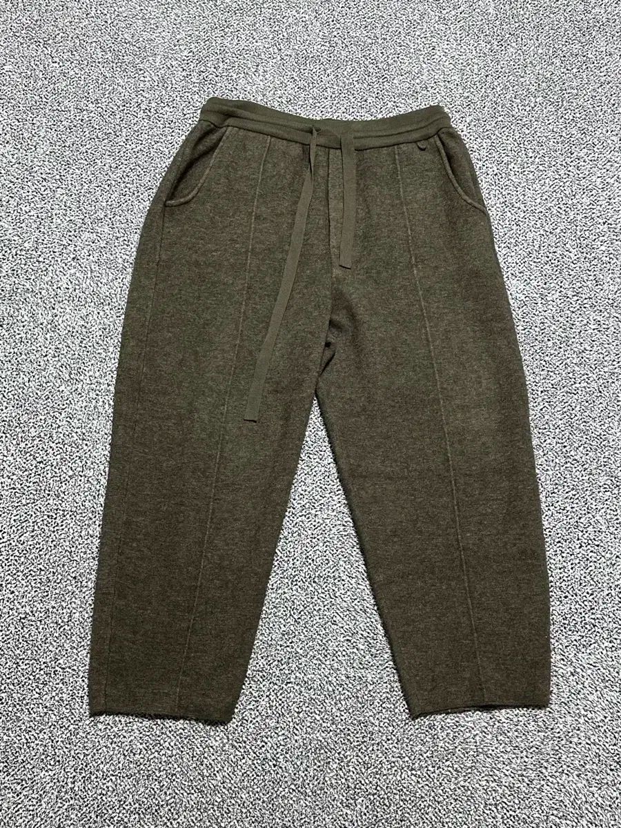 ウマムン メンズ32 36 DARK オリーブ パンツ 新モデル