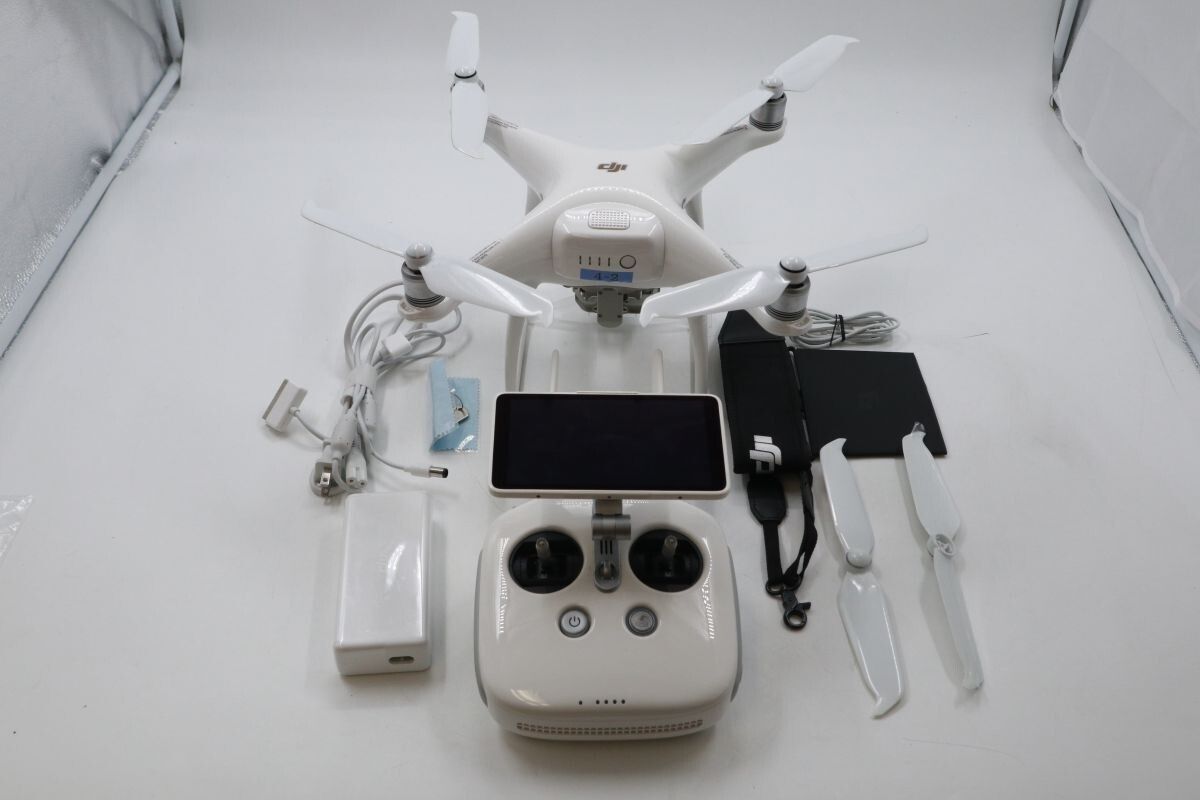 DJI ドローン Phantom 4 Pro V 2 0 通電 済 ケース付 フライト回数70回