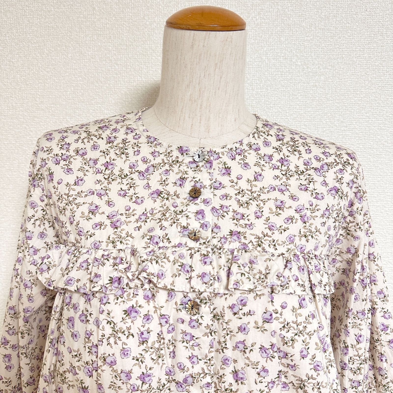 fig London 24 SS Hannah ブラウス 小花柄 ノー フリルブラウス 花モチーフシェルボタン