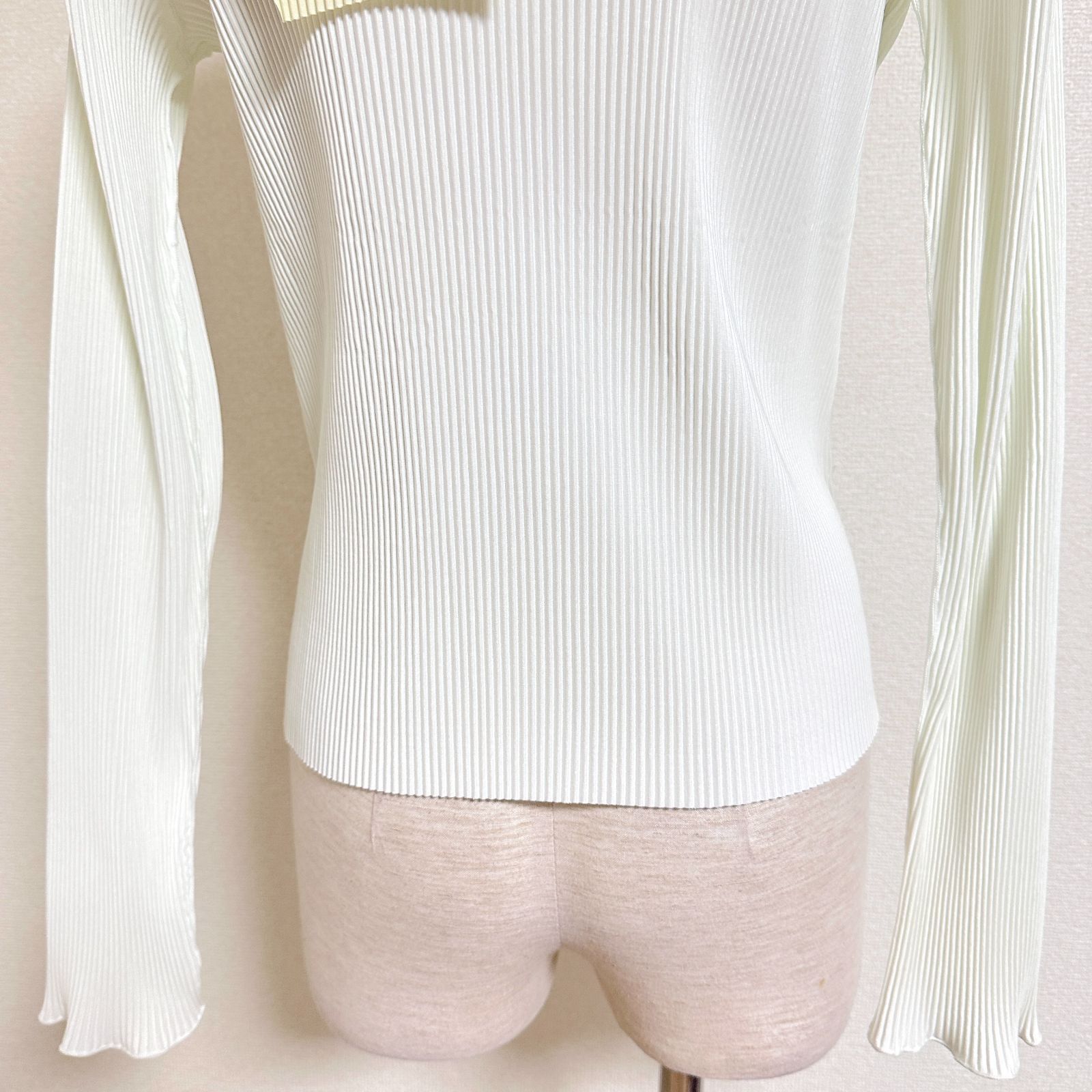  kotohayokozawa コトハヨコザワ 24 AW TODOウェーブロングスリーブトップス ボートネック プリーツカットソー ホワイト 長袖 Tシャツ カットソー