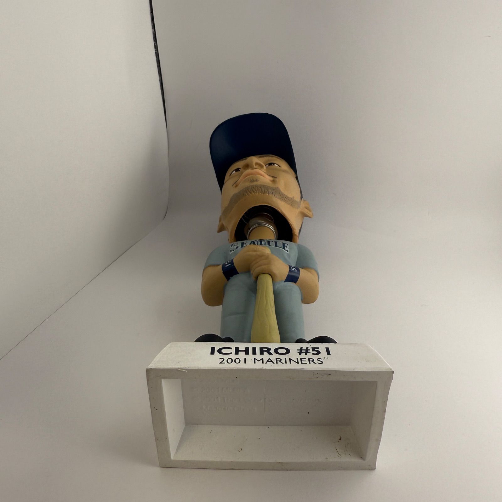 イチロー ボブルヘッド 首振り人形 2001 MARINERS #51 - メルカリ