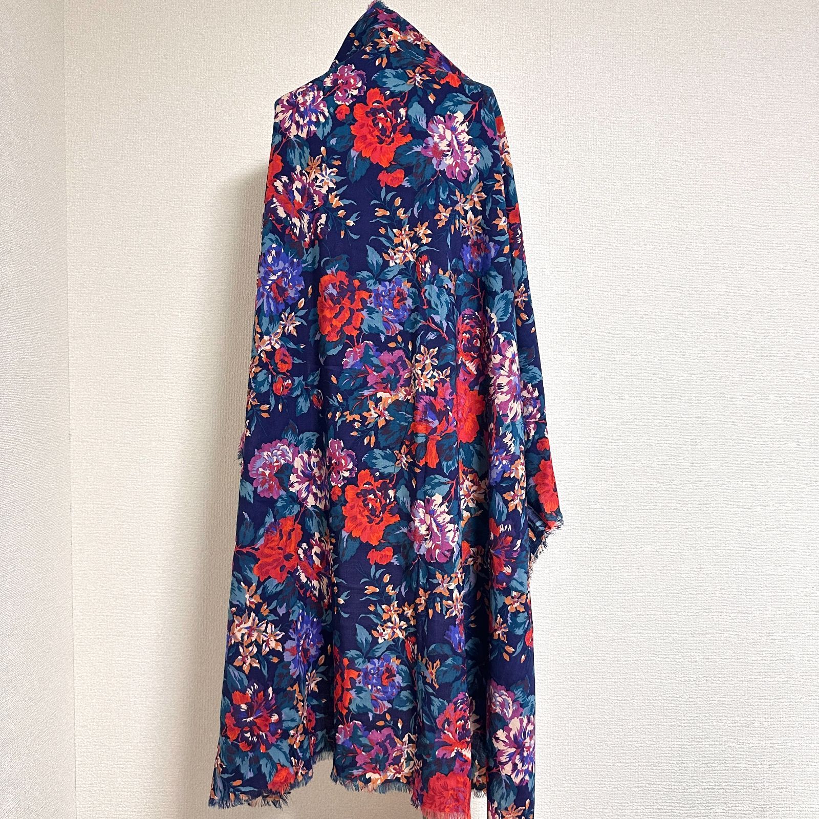 イングランド製　LIBERTY ウール　ショール　リバティ　花柄　英国製 美品 リバティ LIBERTY ヴィンテージ イギリス製(イングランド製) 花柄