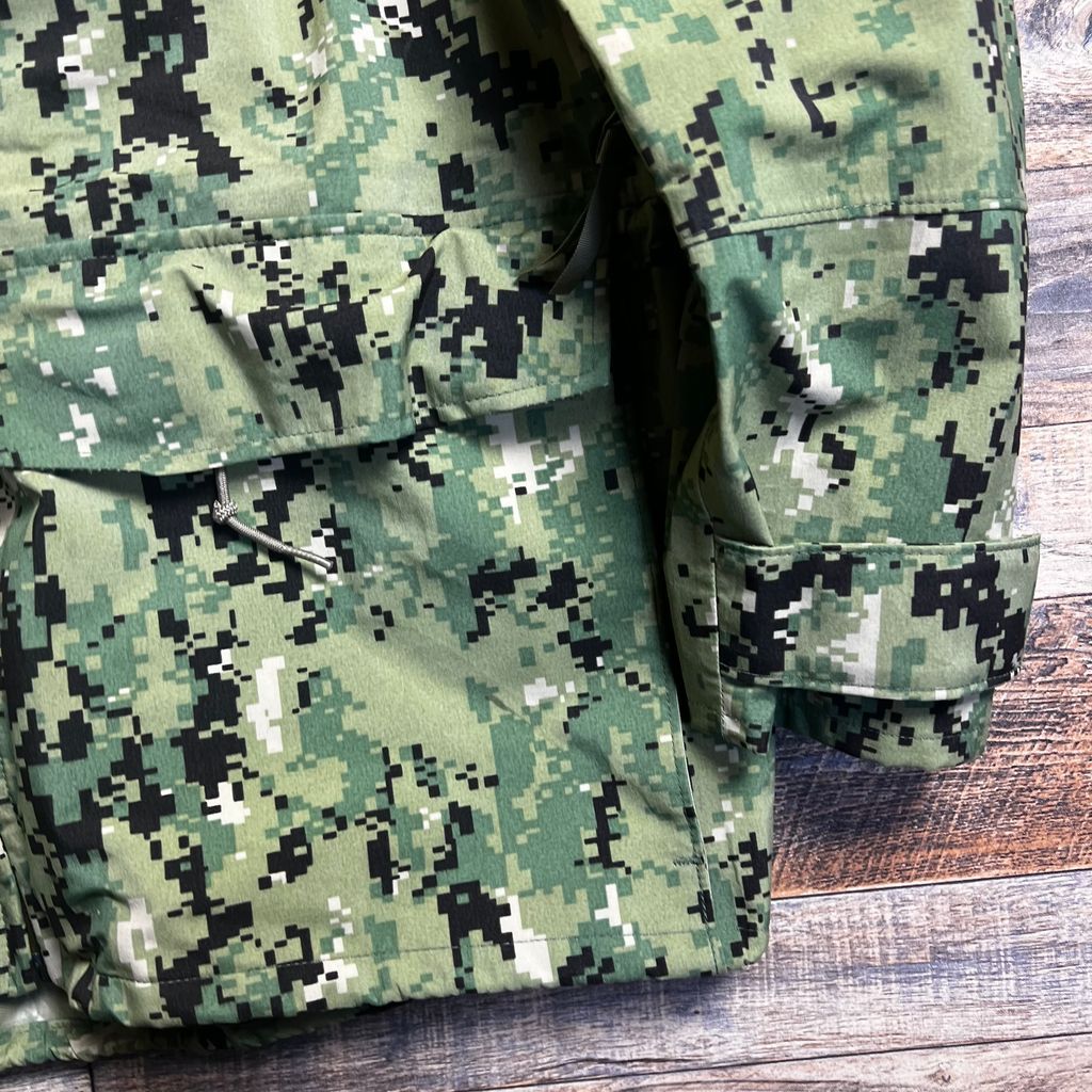 実物 米海軍 NWU Type III】US NAVY 迷彩パーカ Medium-Short / AOR2