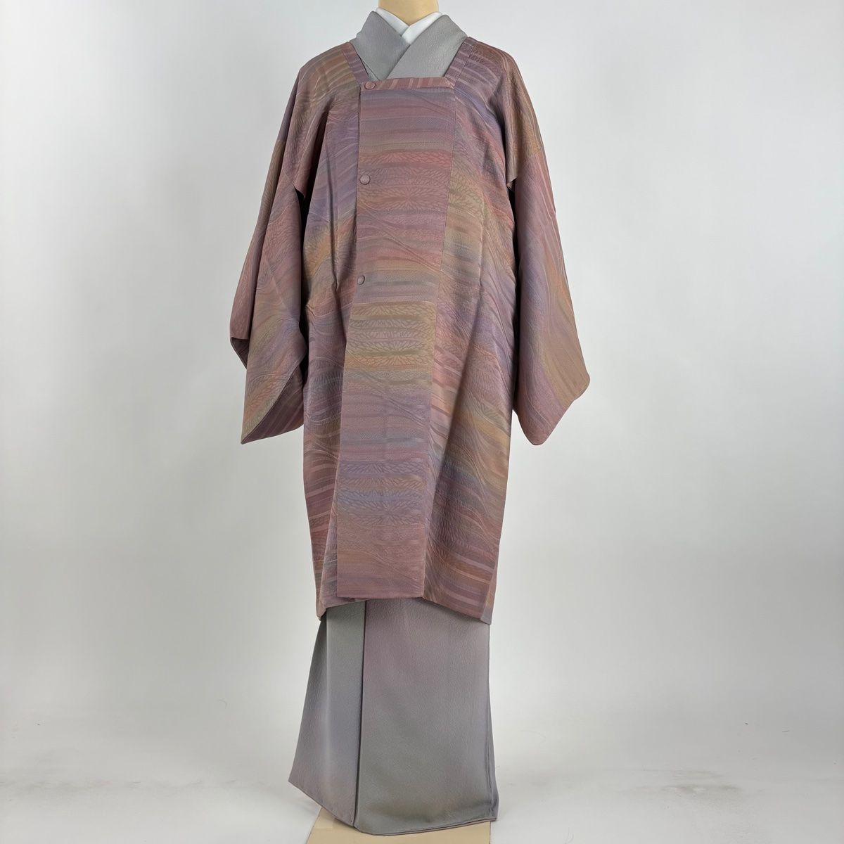 道行 身丈102 cm 裄丈65.5 M 和装コート 角衿 縞 地紋 ぼかし 薄紫 正絹