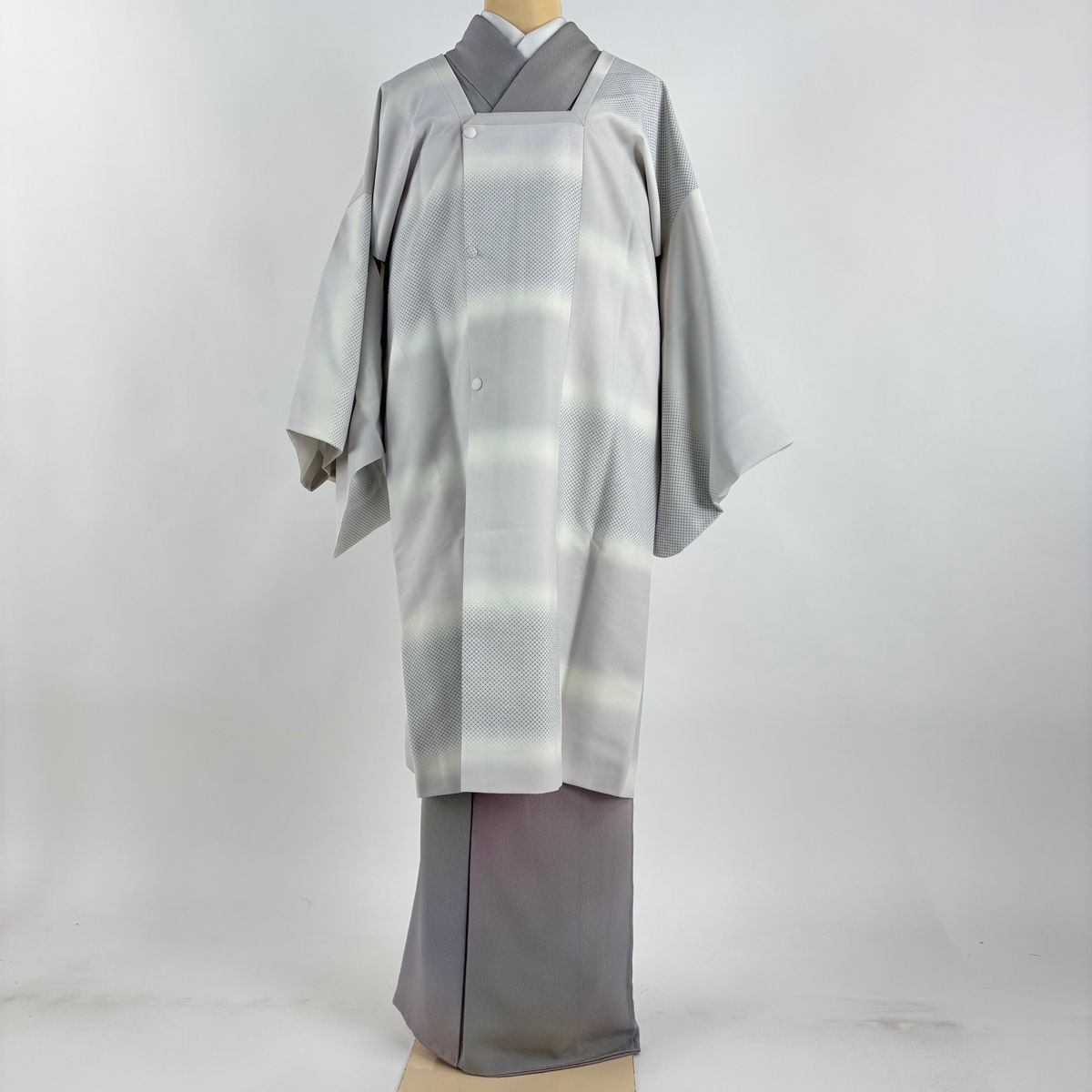 道行 身丈103 cm 裄丈66 5 M 和装コート 角衿 疋田柄 ぼかし 灰白 化繊