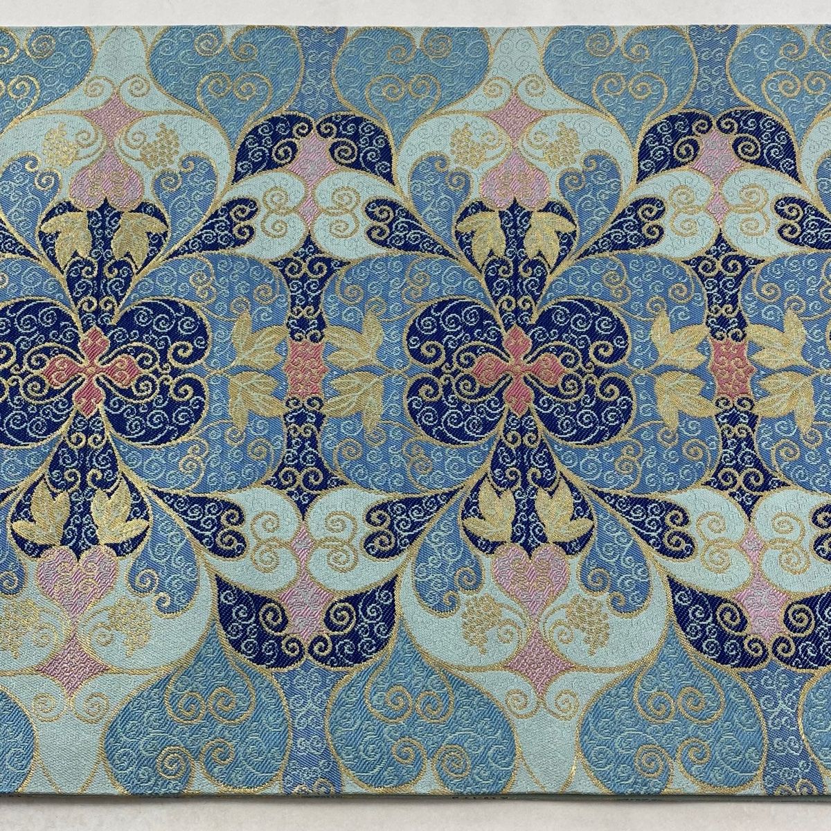 美品】 袋帯 逸品 龍村晋 落款 葡萄唐草 箔 青灰色 全通 正絹 【中古