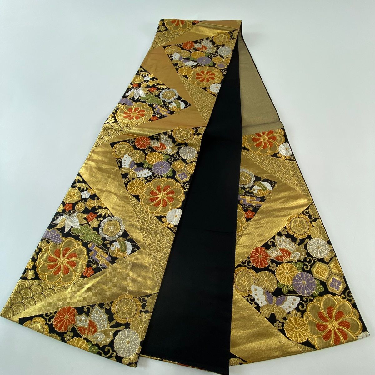 美品】 袋帯 秀品 鈴乃屋 草花 蝶 金銀糸 箔 黒 六通 正絹 【中古