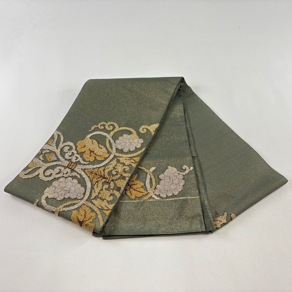 美品】 袋帯 秀品 葡萄唐草 金銀糸 金通し 緑 お太鼓柄 正絹 【中古