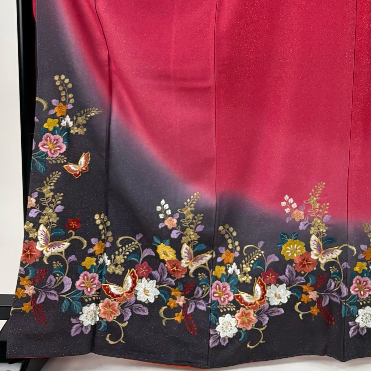 振袖 身丈166.5 cm 裄丈64 M 袷 草花 蝶 刺繍 金通し 濃ピンク 正絹