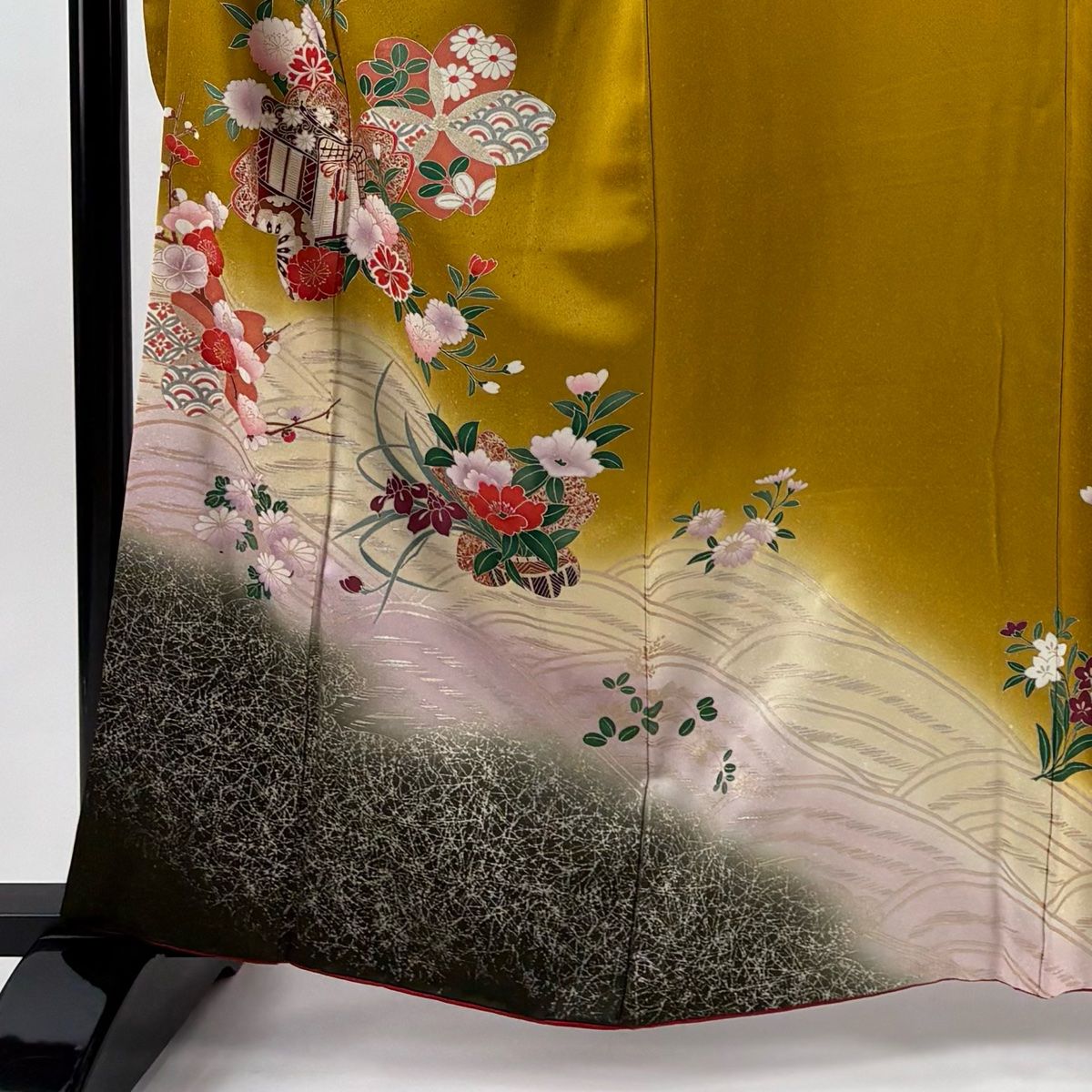 振袖 身丈162 5 cm 裄丈63 S 袷 御所車 桜 金銀彩 ぼかし 山吹茶色 正絹 秀品