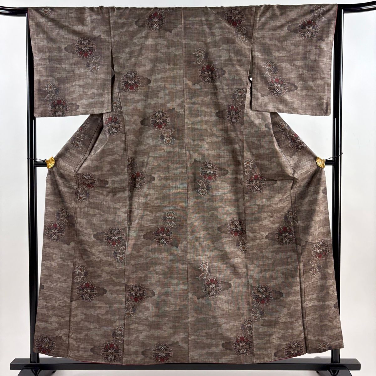 紬 身丈156 cm 裄丈66 M 袷 草花 雲文 焦茶色 正絹 秀品