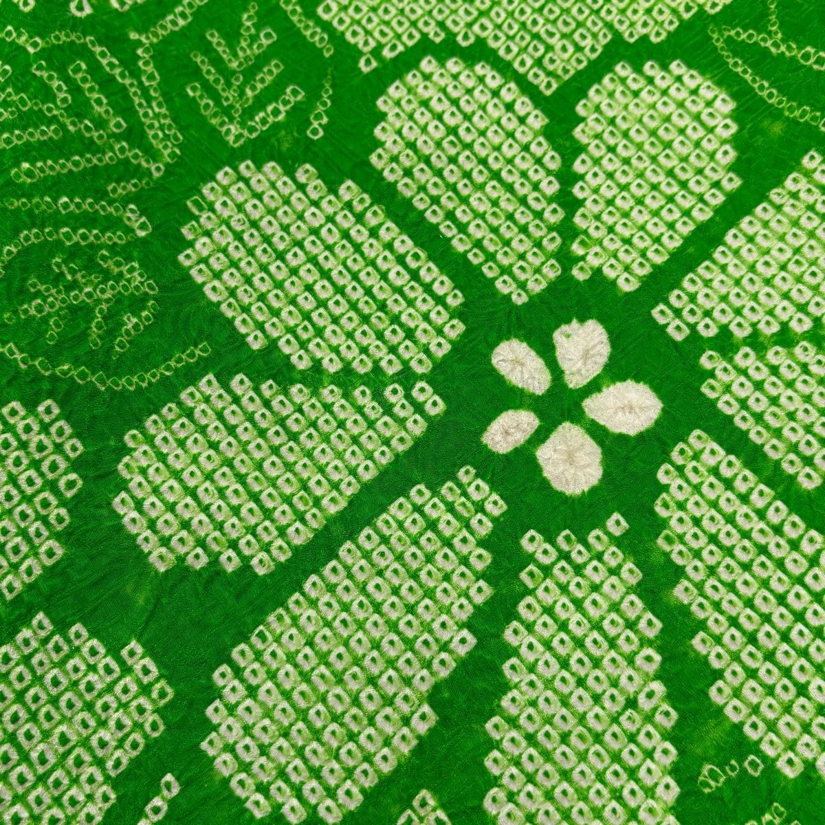 振袖 身丈166.5cm 裄丈67cm M 袷 菊 総絞り 黄緑色 正絹 秀品 【中古