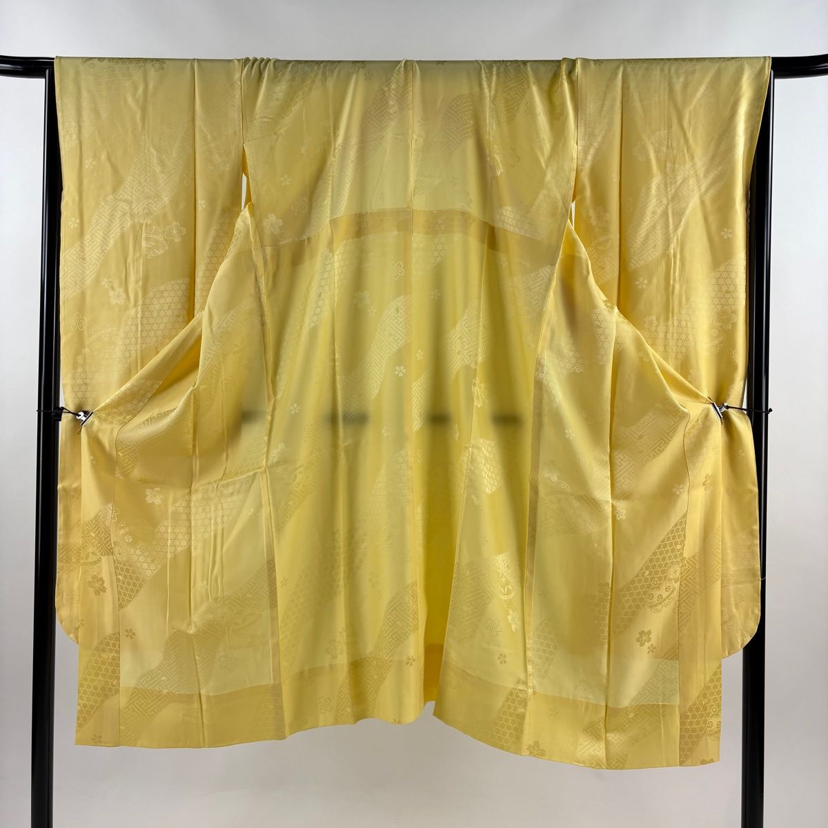 長襦袢 身丈129 cm 裄丈68.5 L 振袖用 地紋 黄色 正絹 秀品