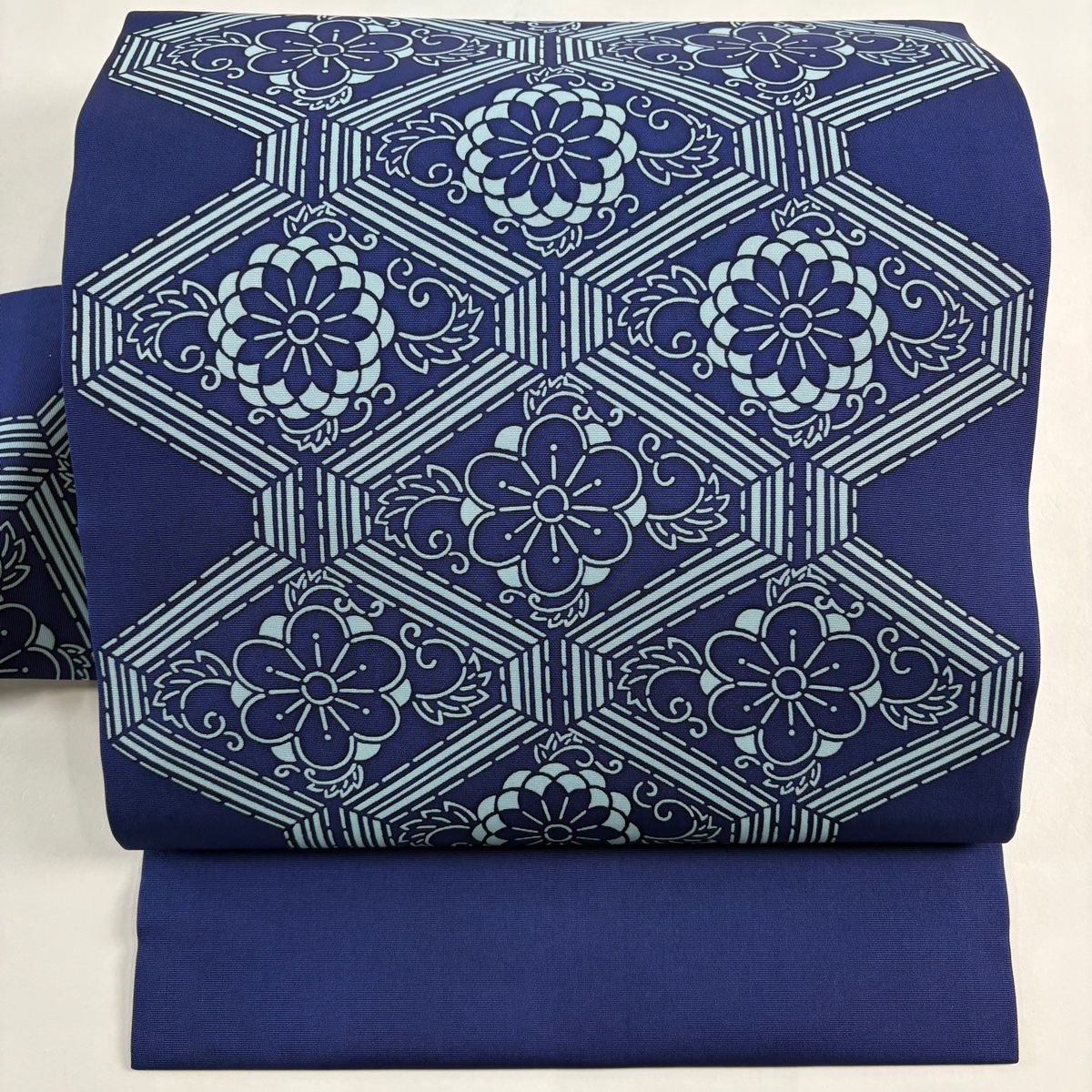 美品】 名古屋帯 秀品 花唐草 藍色 正絹 【中古】 - メルカリ