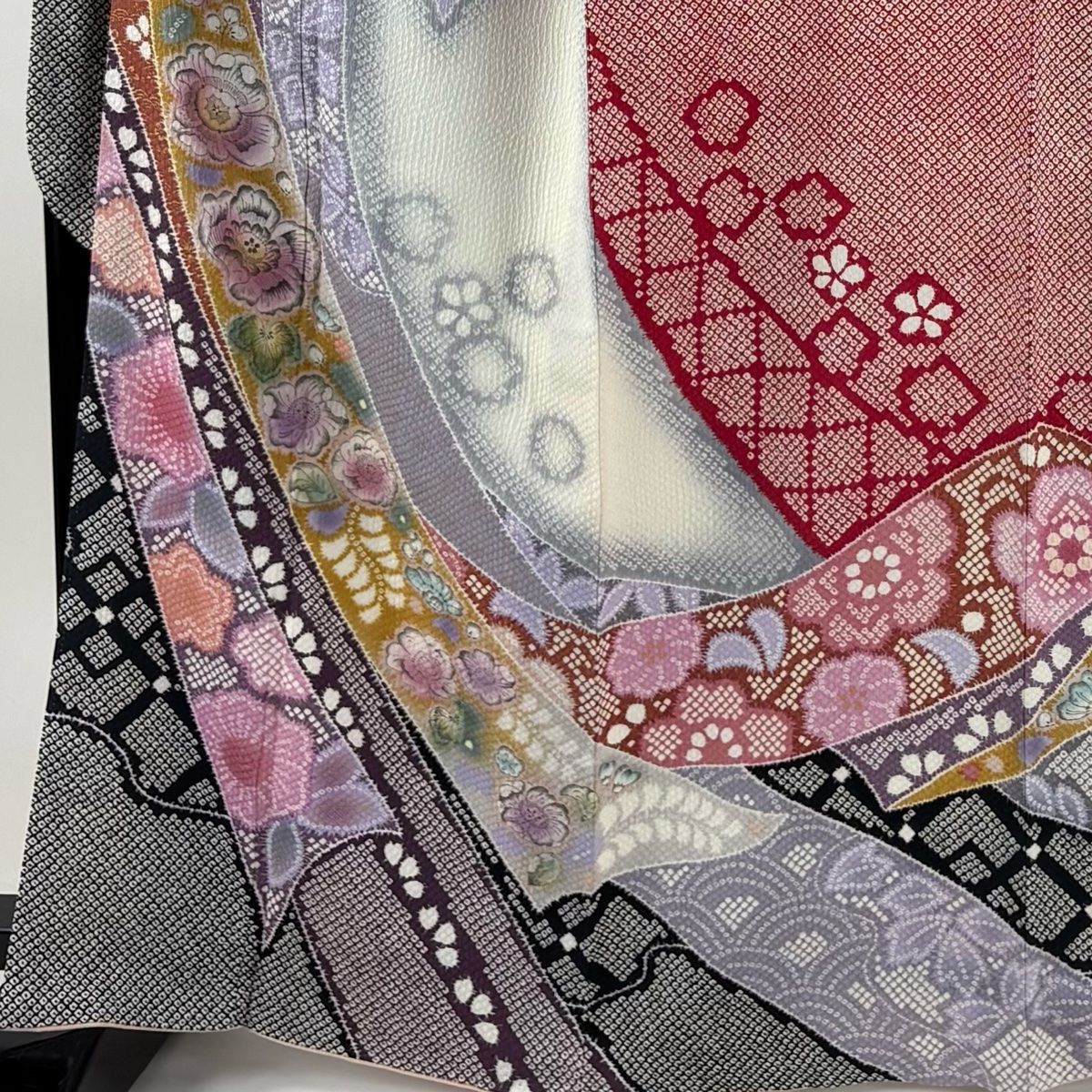 振袖 身丈164.5 cm 裄丈68 L 袷 熨斗 辻が花柄 金彩 染め分け 黒 正絹