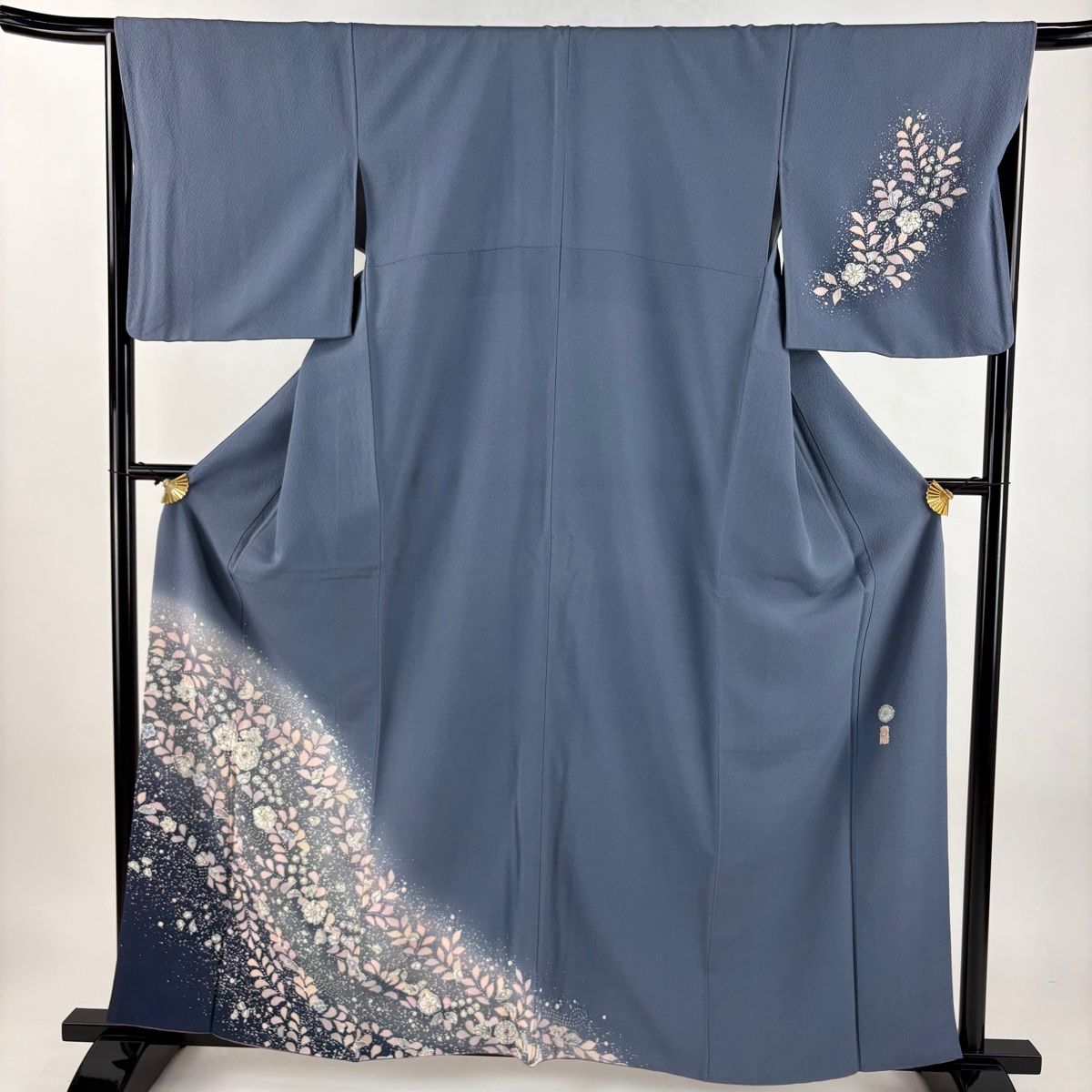 辻ヶ花訪問着 正絹 青味のある緑から美しいライトグリーンへの染め分け 翠山工房 辻ヶ花訪問着 正絹 青味のある緑から美しいライトグリーンへ