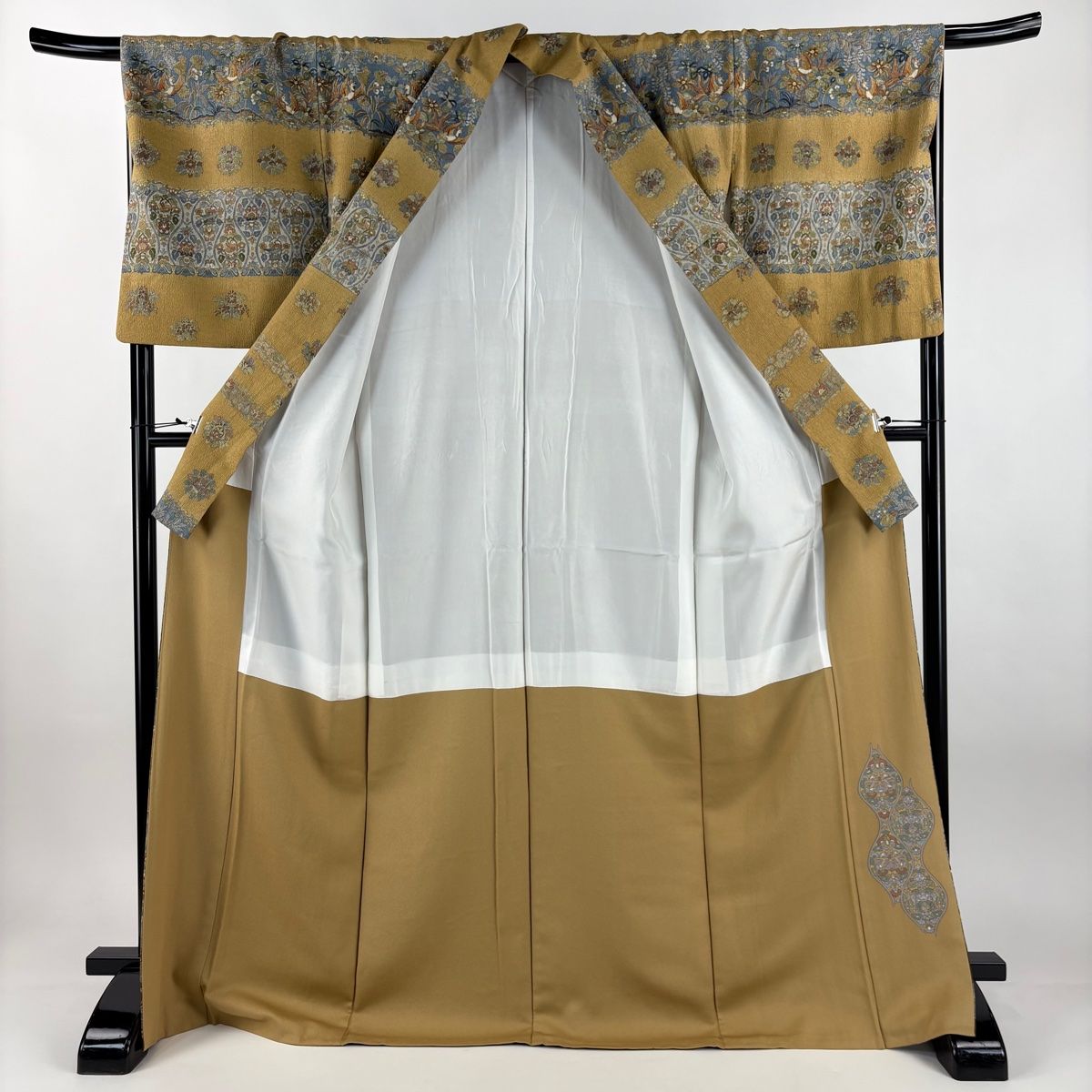  訪問着 身丈171 cm 裄丈69 L 袷 片桐嘉正 落款 鳥 草花 染め分け 黄土色 正絹 訪問着 付け下げ 着物