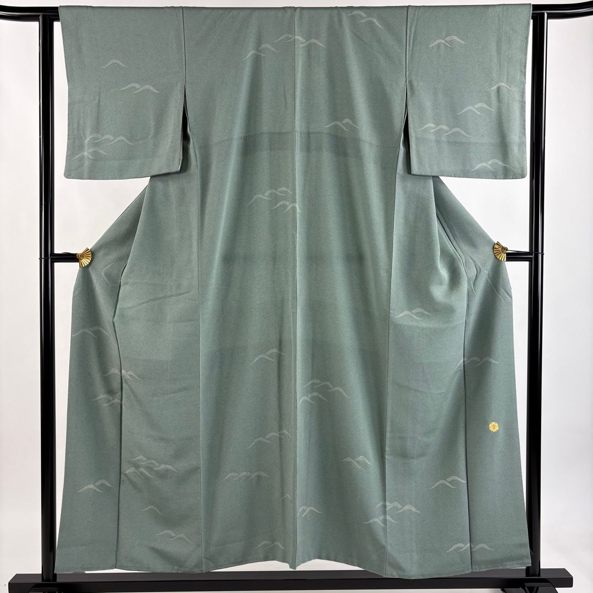 付下げ 身丈153.5 cm 裄丈62 S 袷 渡辺雪三郎 やまと 落款 波 幾何学模様 金糸 灰緑 正絹