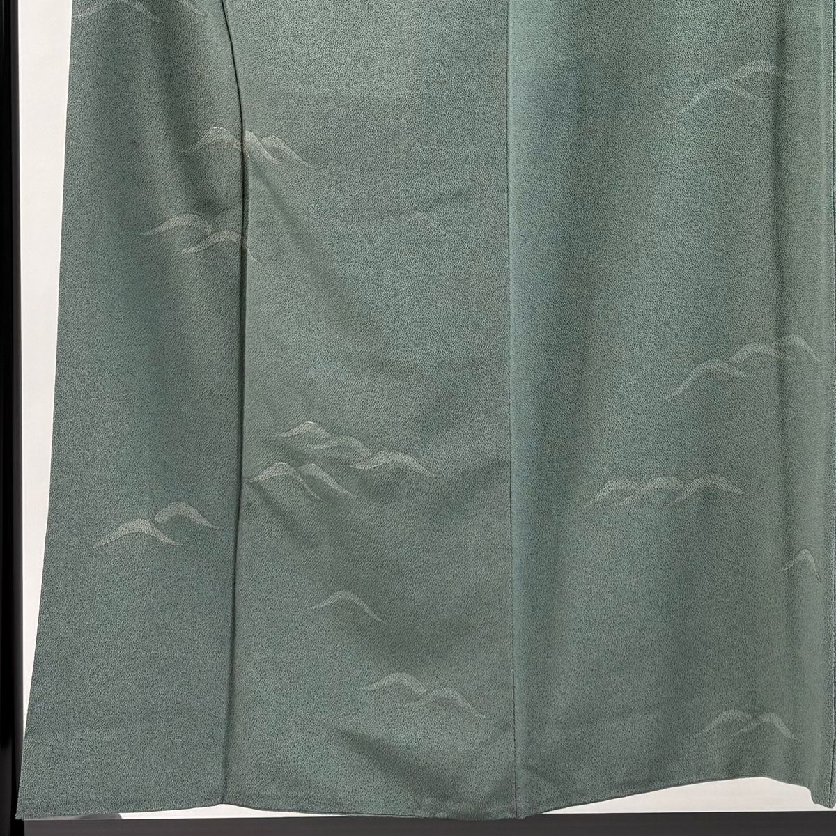 付下げ 身丈153.5 cm 裄丈62 S 袷 渡辺雪三郎 やまと 落款 波 幾何学模様 金糸 灰緑 正絹