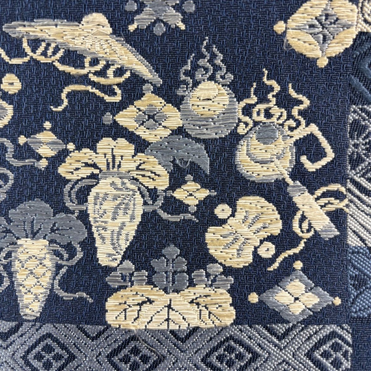 美品】 袋帯 名品 宝尽くし 松 藍色 六通 正絹 【中古】 - メルカリ