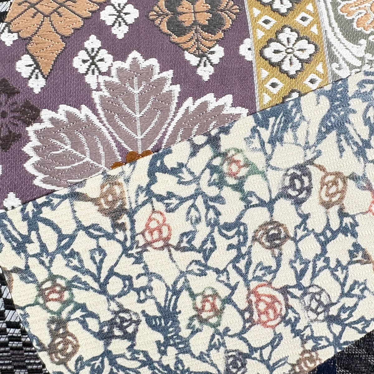 袋帯 草花 変わり市松 箔 黒灰 お太鼓柄 正絹