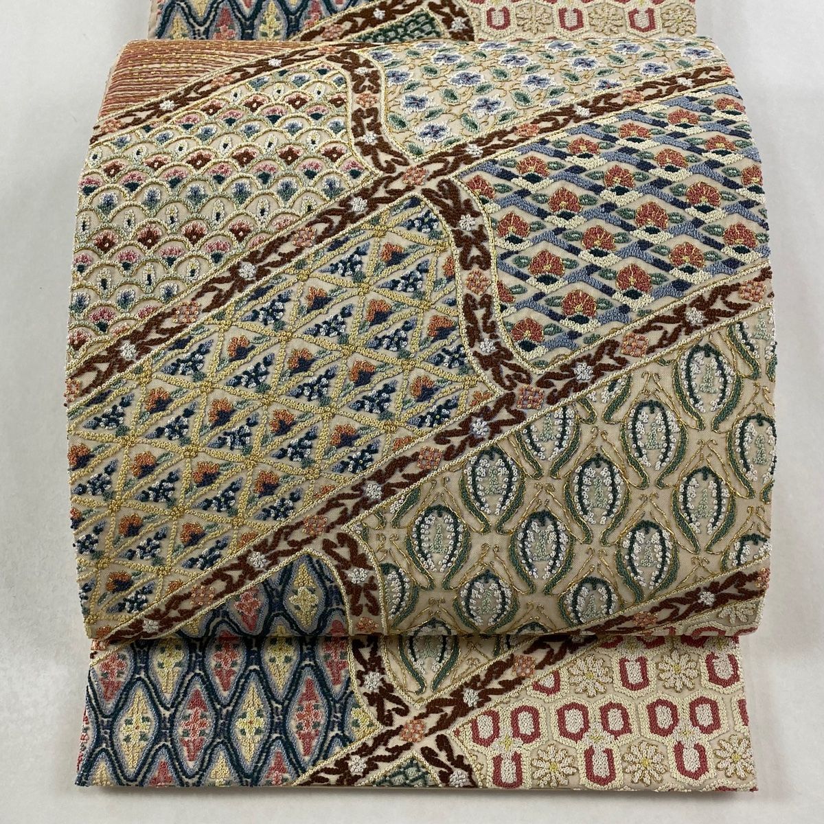 袋帯 草花 波 相良刺繍 金糸 ベージュ 全通 正絹