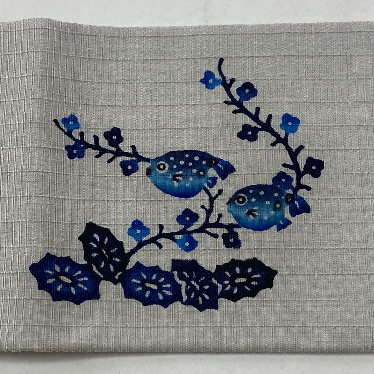  名古屋帯 城間栄順 落款 琉球藍型 河豚 枝花 灰白 正絹 名古屋帯 帯