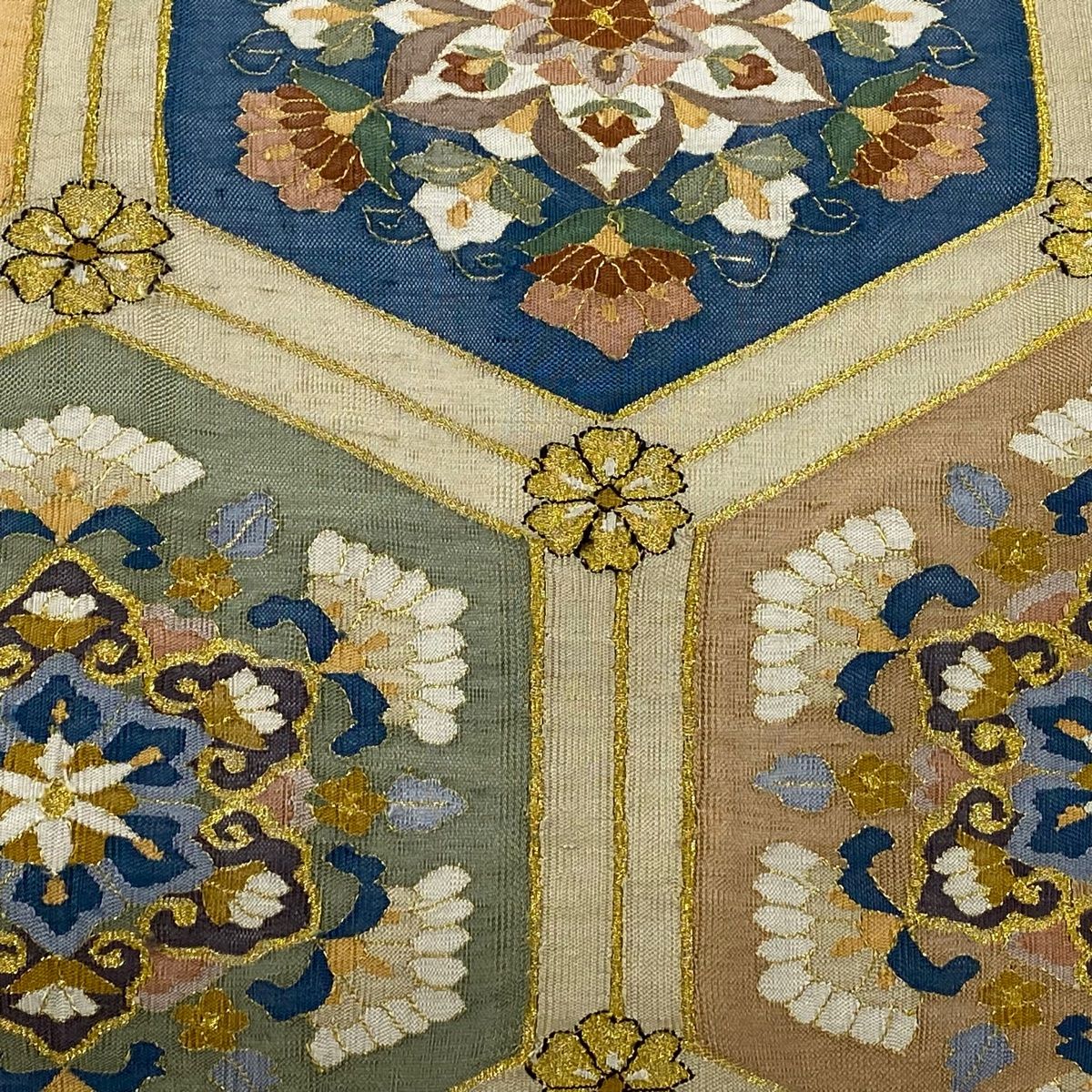 袋帯 明綴れ 亀甲 華文 金糸 ベージュ 全通 正絹