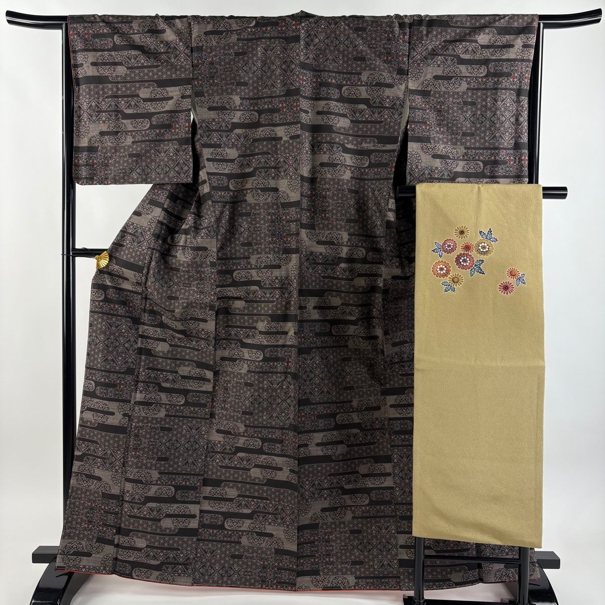 紬 身丈166.5 cm 裄丈66 M 袷 名古屋帯セット 草花 ヱ霞 焦茶色 正絹 秀品