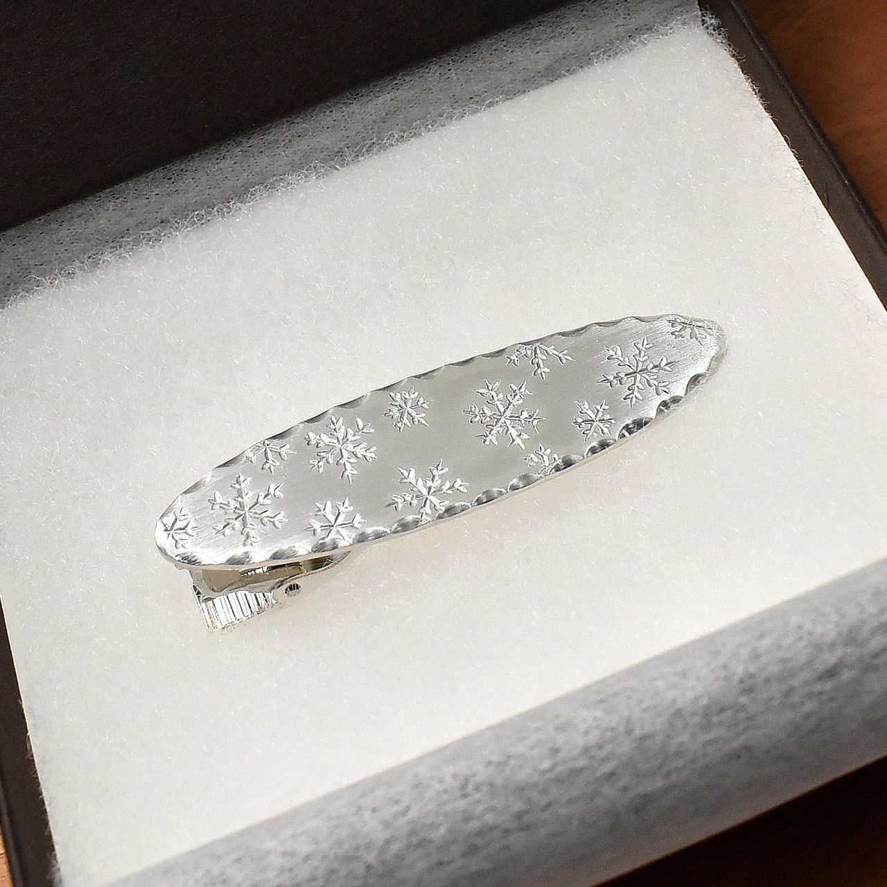 雪の結晶 楕円形 シルバーネクタイピン ストール スカーフ留めにも