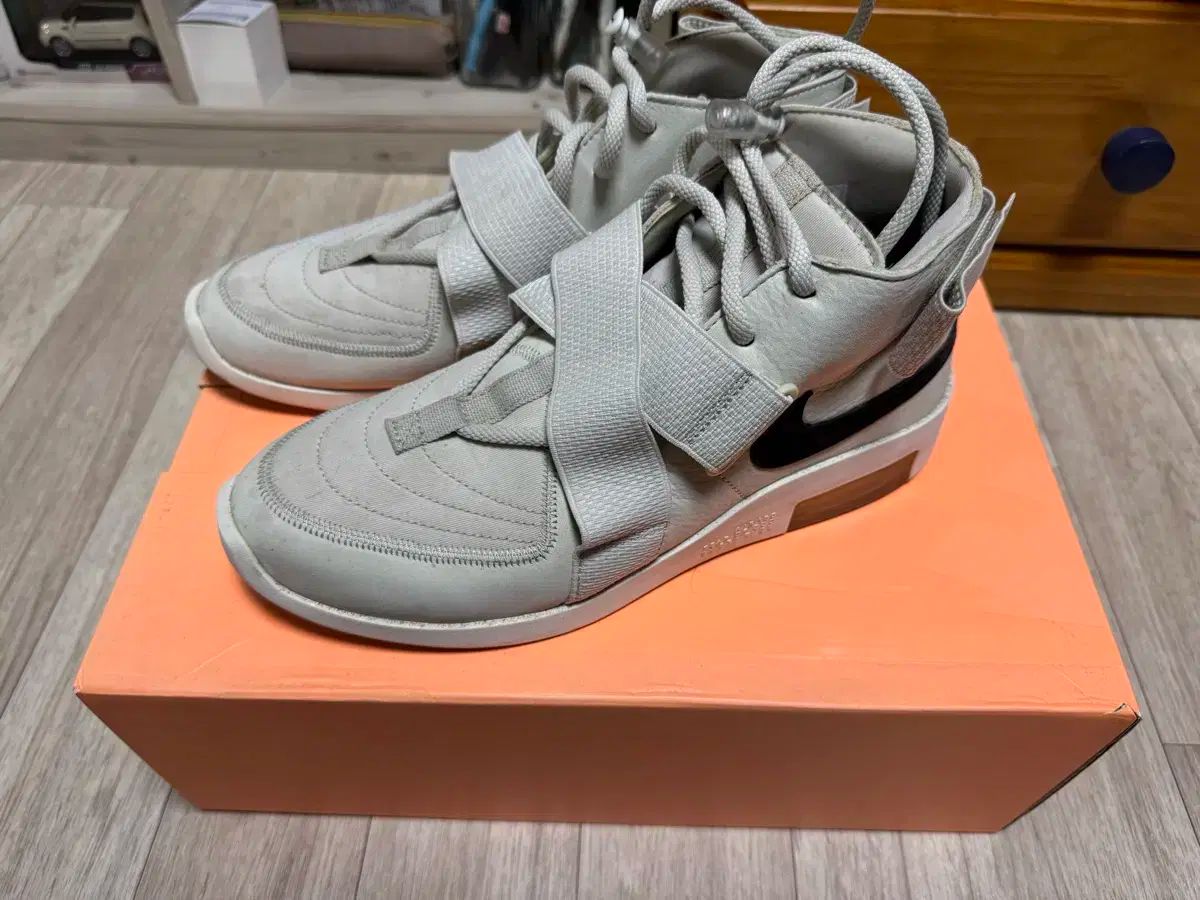 275 NIKE x FEAR OF GOD レイド 購入 ライトボーン NIKE AIR FEAR OF