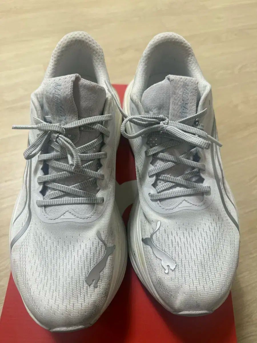 プーマ スニーカー MAGMAX ランニングシューズ