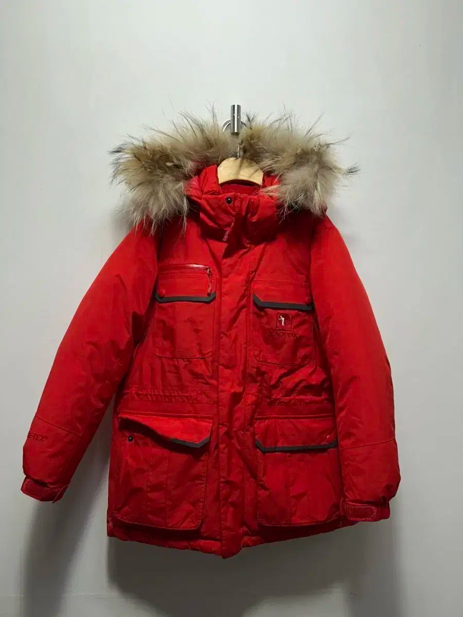 145 キッズ BLACK YAK GORE-TEX 赤 ダウン アウター