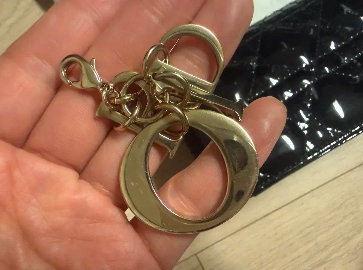 ディオール ナノ ミニ ポーチ チェーンバッグ