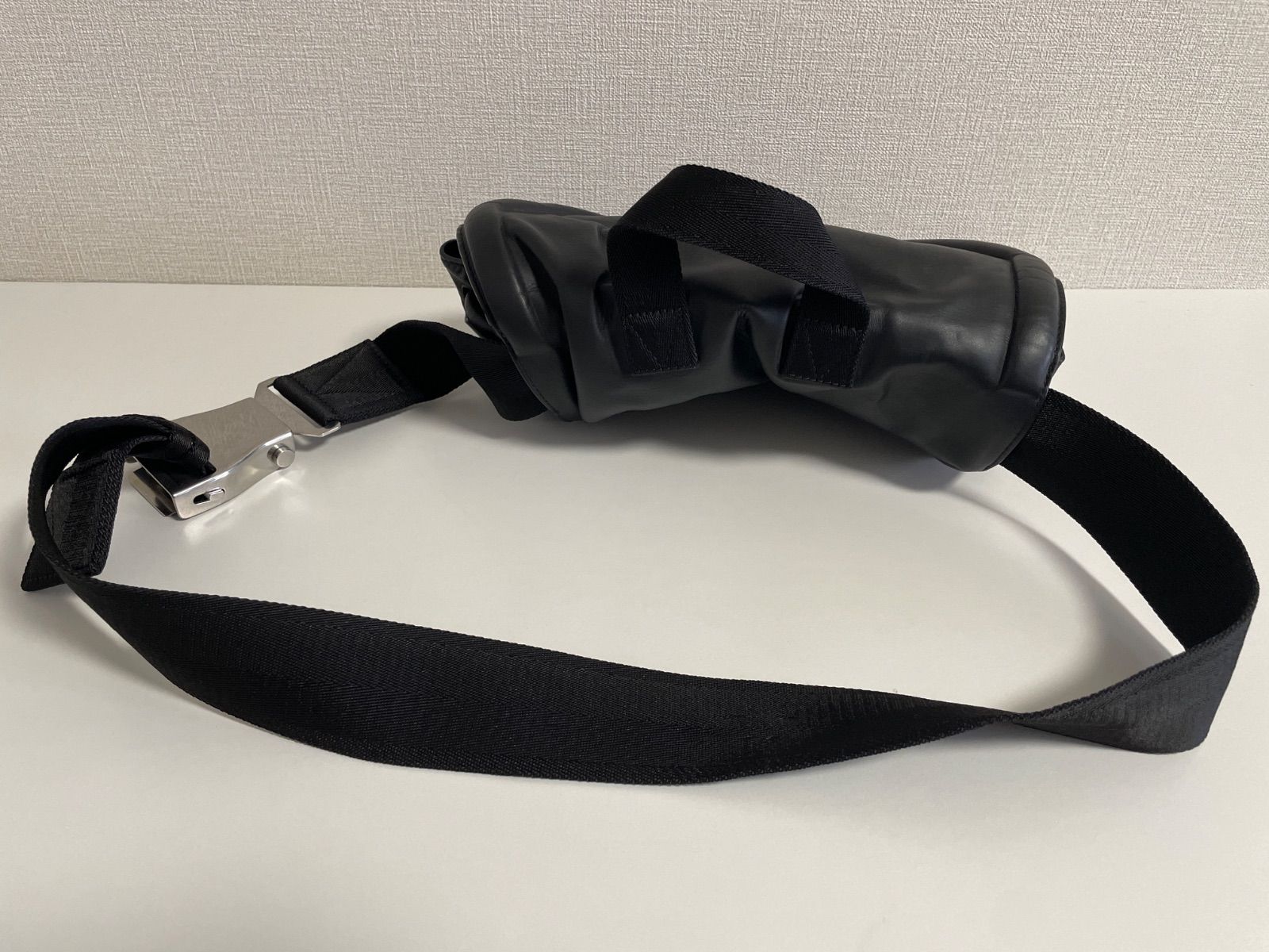 BOTTEGAVENETA ボッテガヴェネタ ビーク ベルトバッグ ボディバッグウエストバッグ ブラック