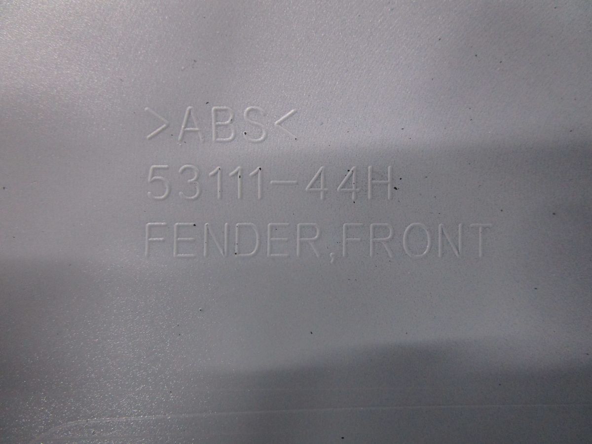 グラディウス400 フロントフェンダー A 8327 VK 58 スズキ K 510 GLADIUS 動画有 FI インジェクション ABS チューブレスホイール カウル フェンダー 