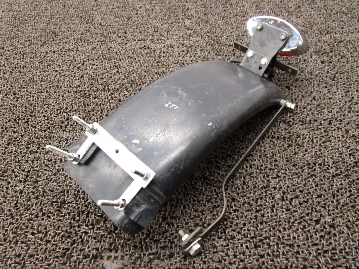 ドラッグスター400取り外し 社外リアフェンダー　中古 テールランプ付き ドラッグスター400取り外し 社外リアフェンダー中古 テールランプ付き