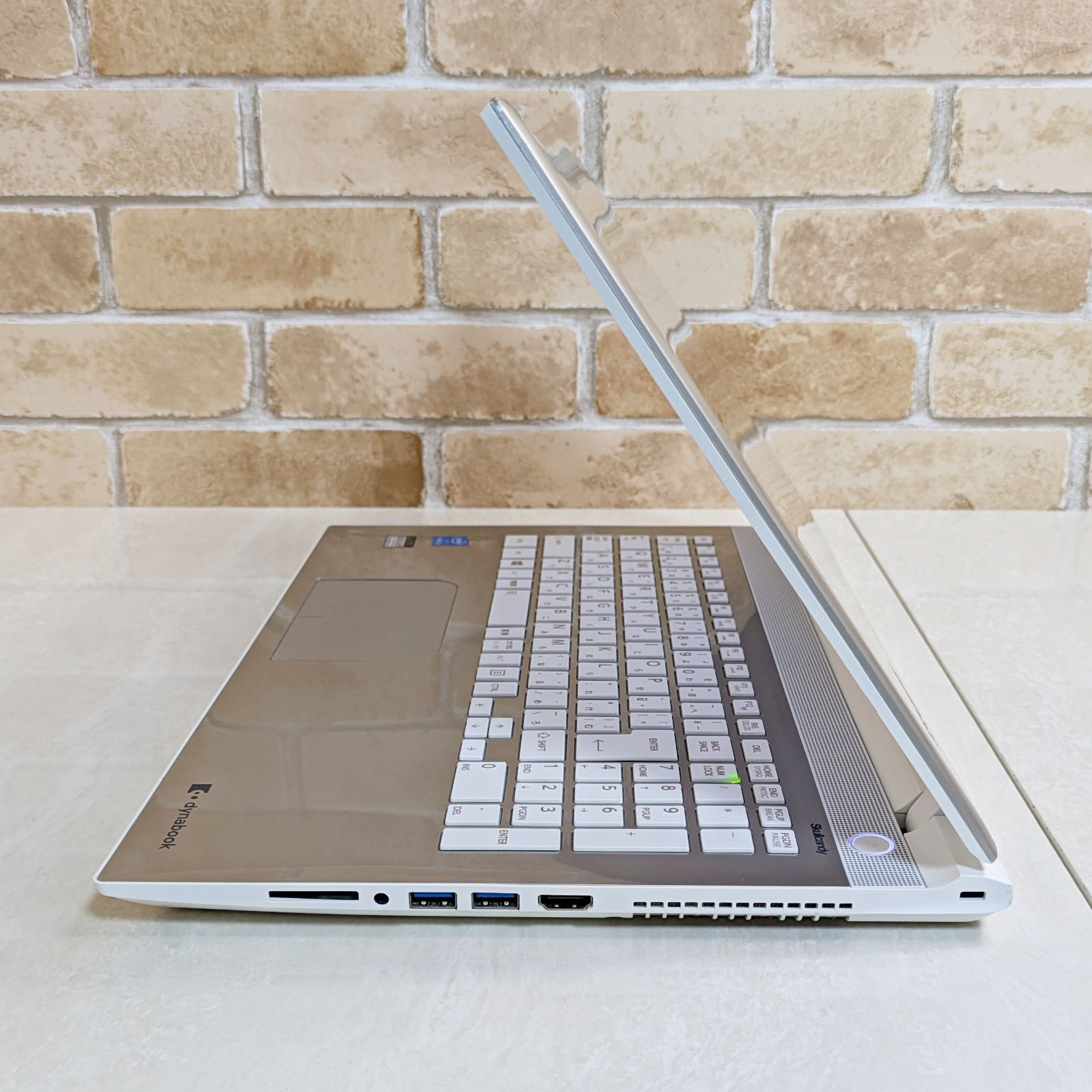 オフィス付き！i3高性能第五世代！メモリ8GB/SSD☆初心者OK☆Win11