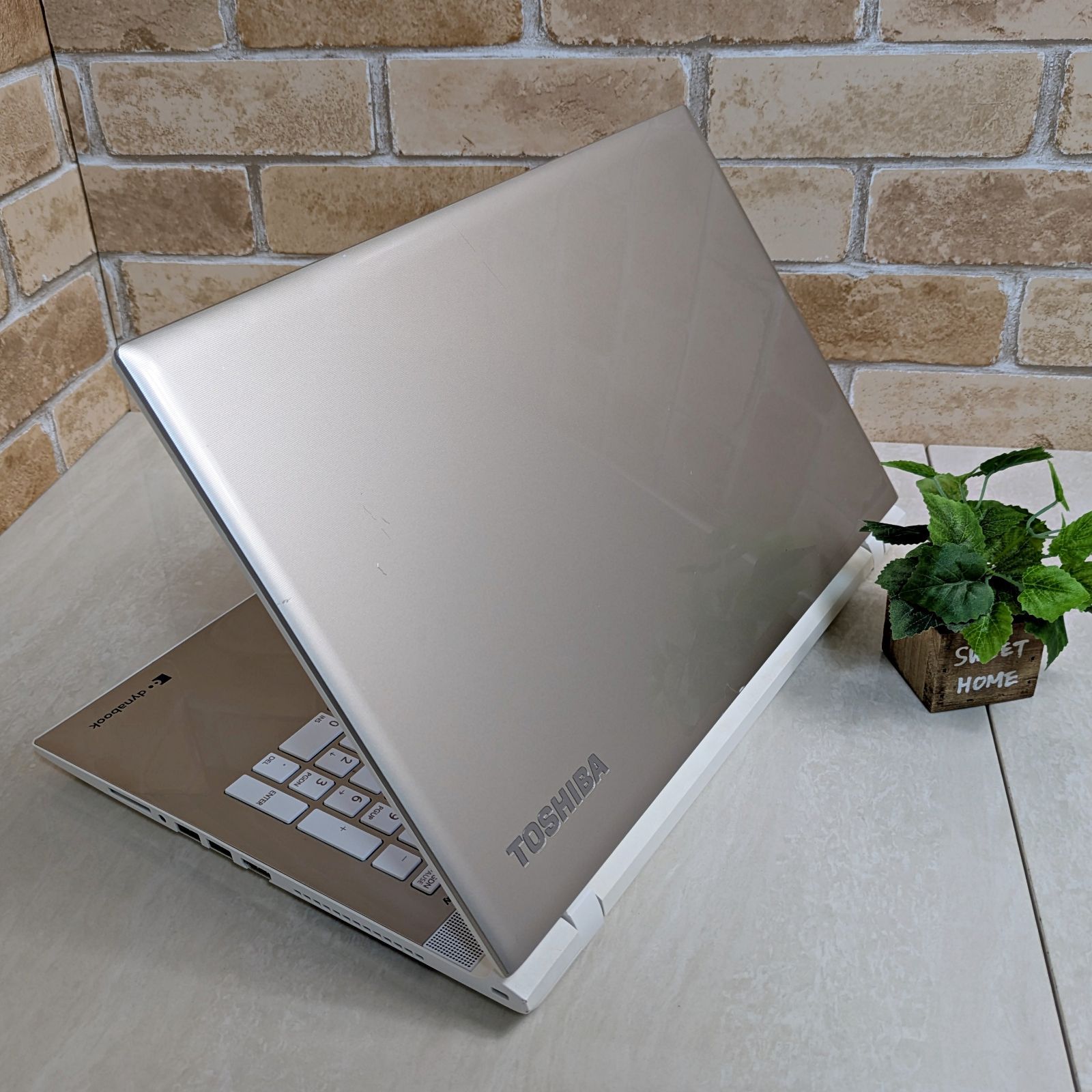 オフィス付き！i3高性能第五世代！メモリ8GB/SSD☆初心者OK☆Win11