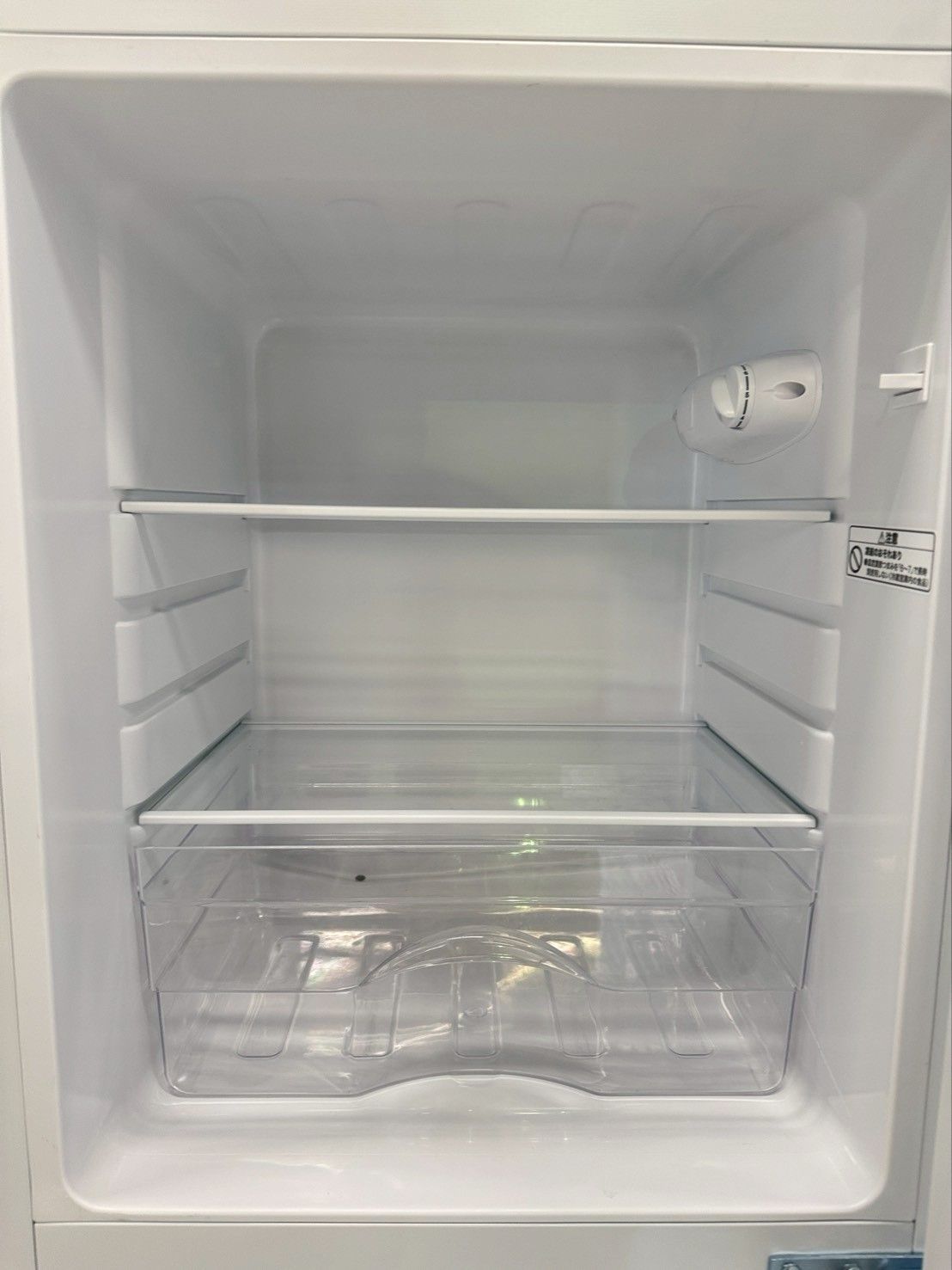 大阪送料無料★3か月保障付き★冷蔵庫★2022年★NTR-106WH★R-555 高年式】大阪送料無料☆3か月保障付き☆冷蔵庫☆ニトリ☆2ドア☆2024年