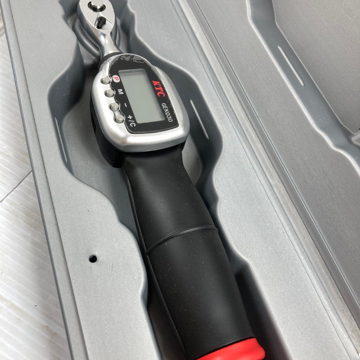  KTC ケーティーシー 9.5 sq デジラチェ コンパクトヘッドタイプ ケース付 測定範囲6 30 N m GEK 030-C 3 ブラック トルクレンチ スパナ レンチ