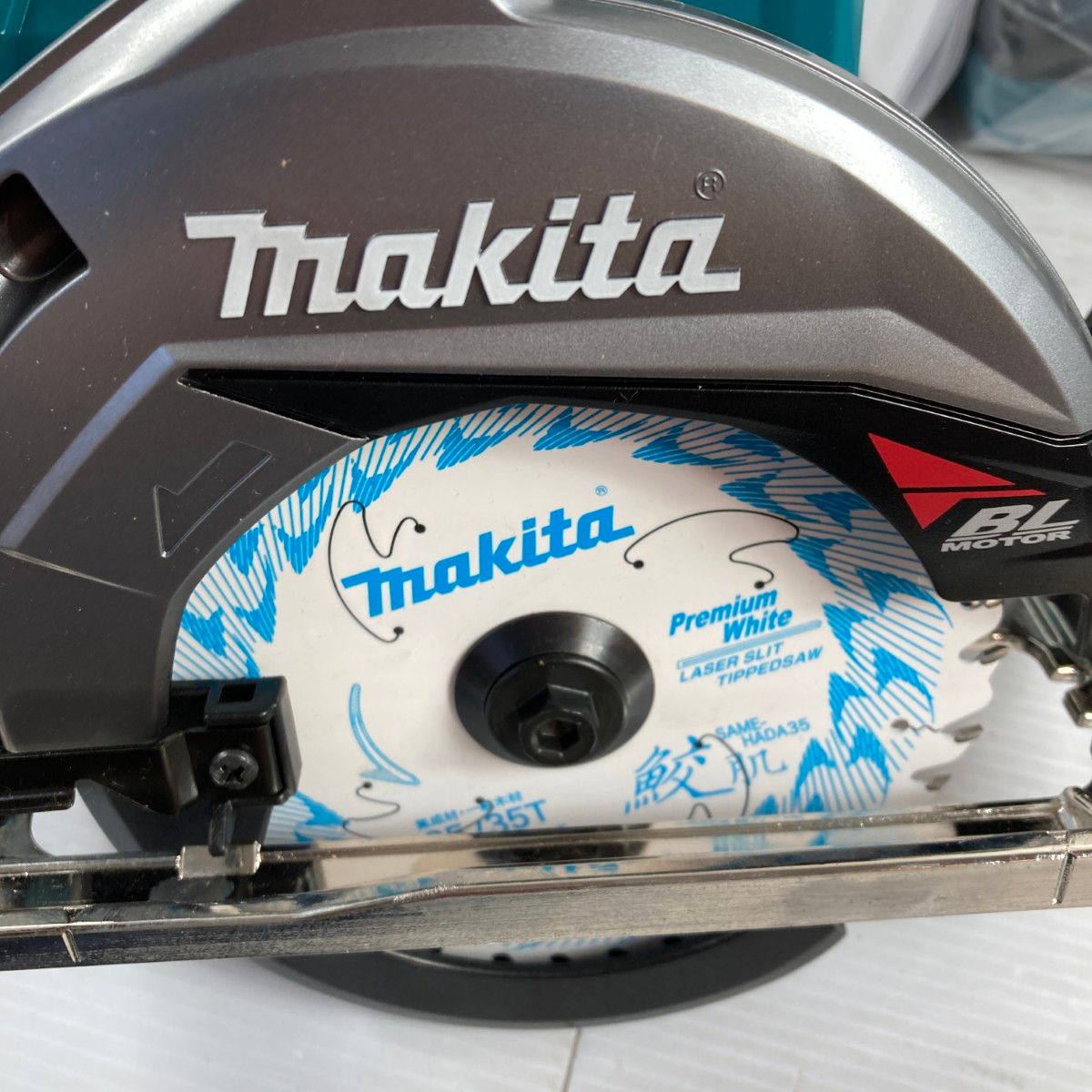 MAKITA マキタ 40 Vmax 125 mm 充電式マルノコ 鮫肌 バッテリ 充電器 ケース付 PSEマークあり ブルー